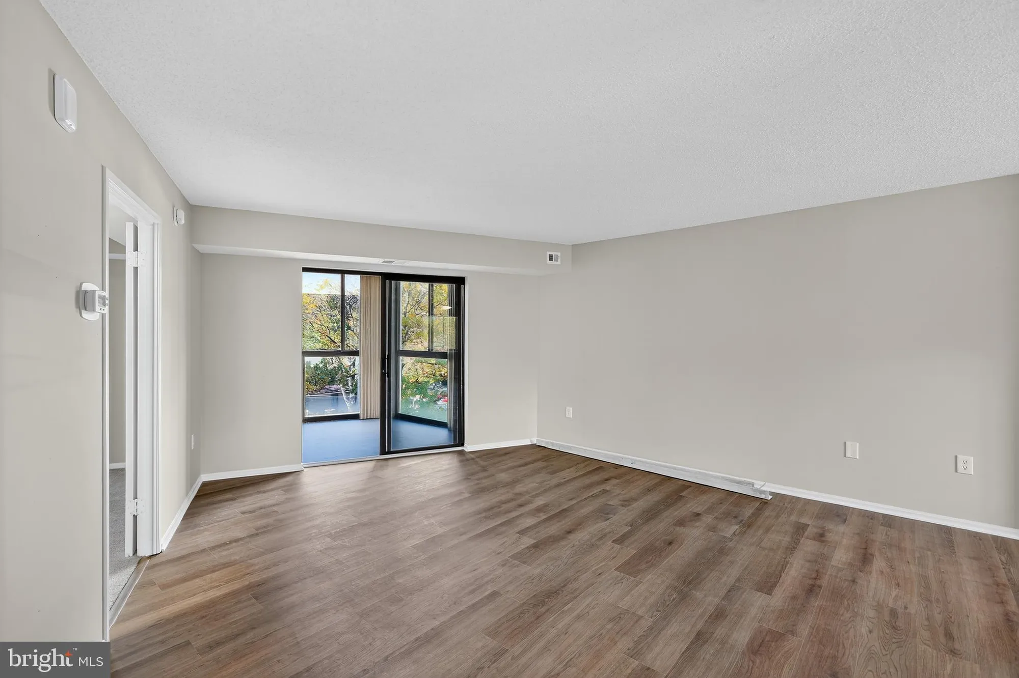 Property Slideshow image 16 of 40 | 15101 interlachen dr 1-326, Silver Spring, MD, 20906
