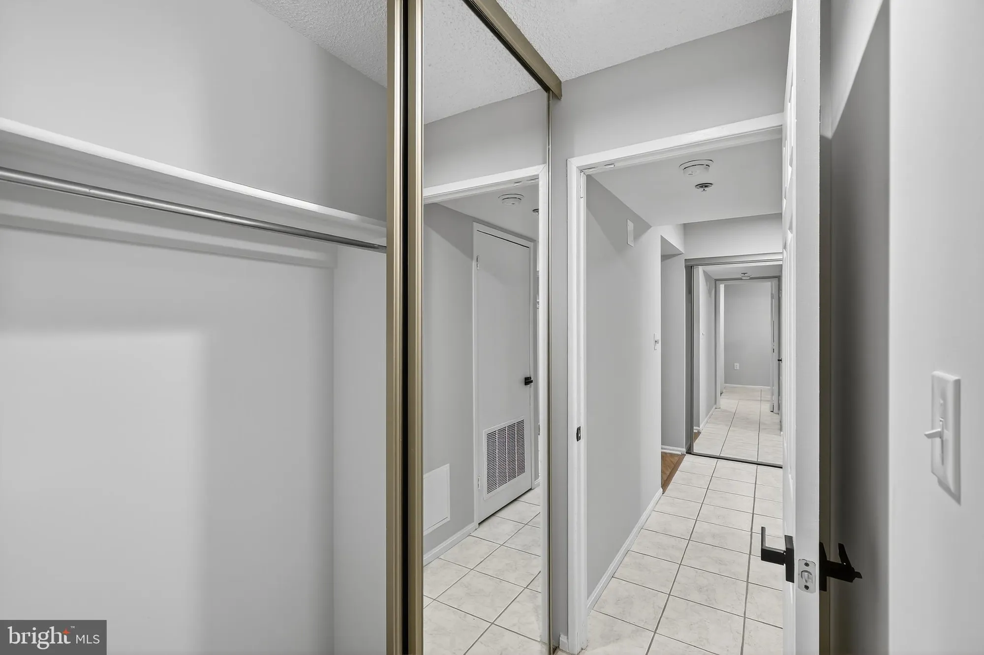 Property Slideshow image 24 of 40 | 15101 interlachen dr 1-326, Silver Spring, MD, 20906