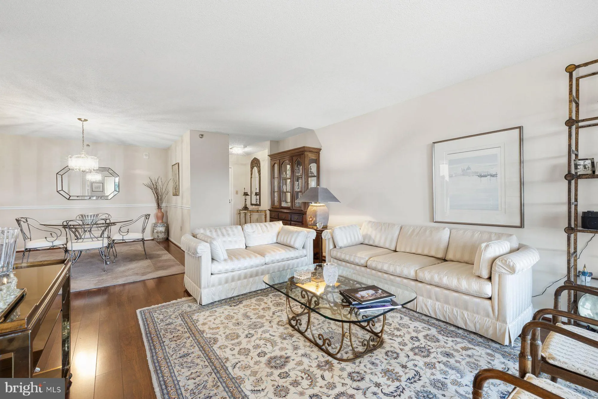 Property Slideshow image 7 of 35 | 15107 interlachen dr 2-822, Silver Spring, MD, 20906