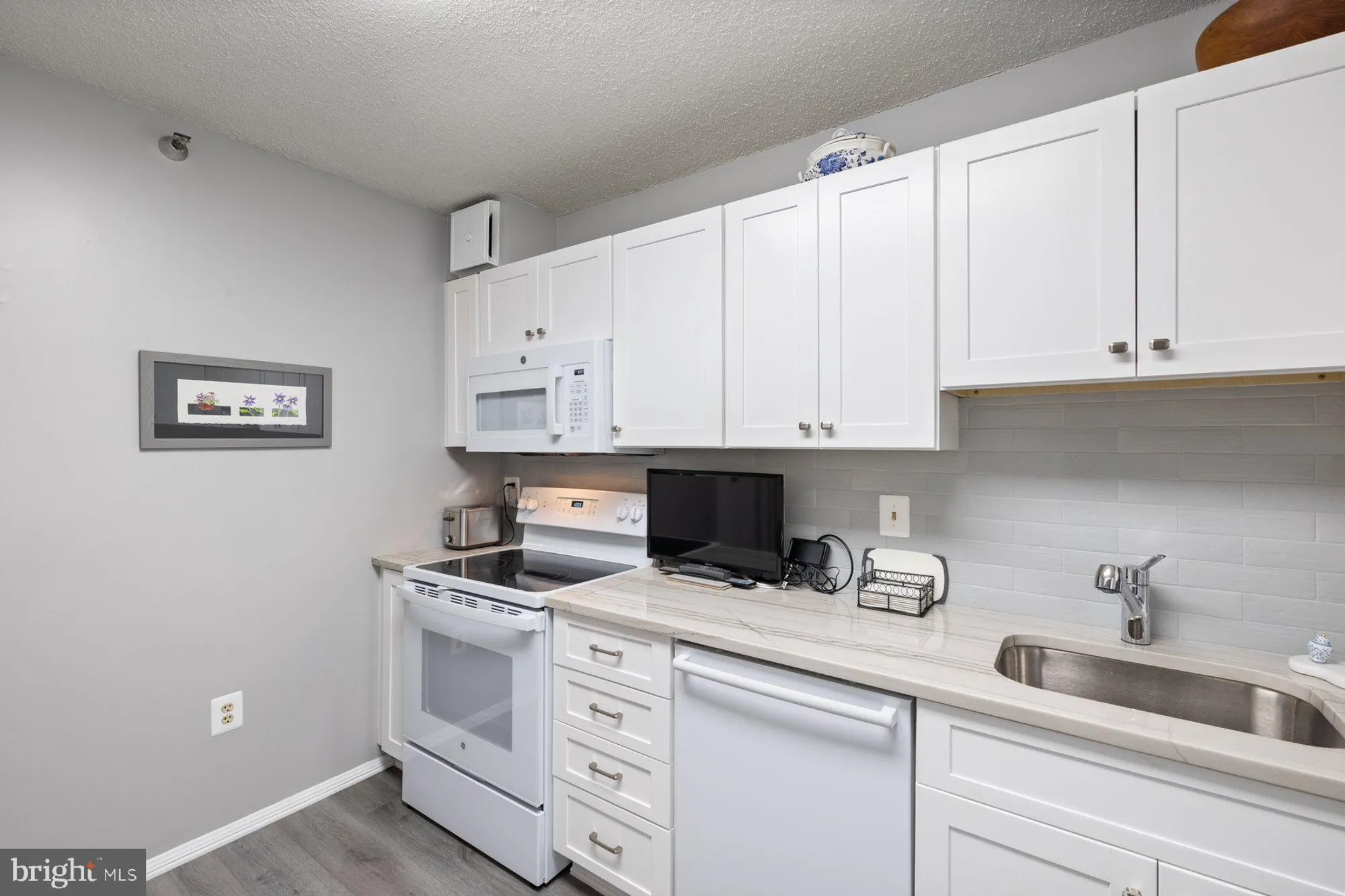 Property Slideshow image 14 of 35 | 15107 interlachen dr 2-822, Silver Spring, MD, 20906
