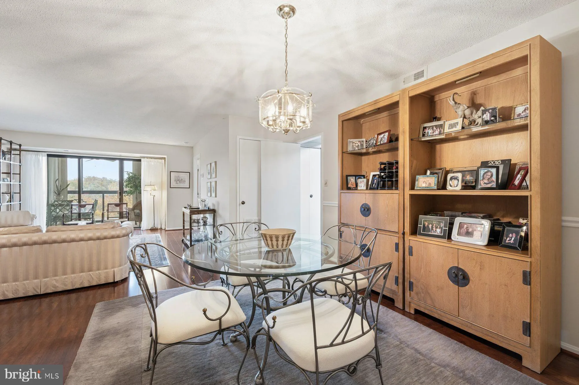 Property Slideshow image 10 of 35 | 15107 interlachen dr 2-822, Silver Spring, MD, 20906