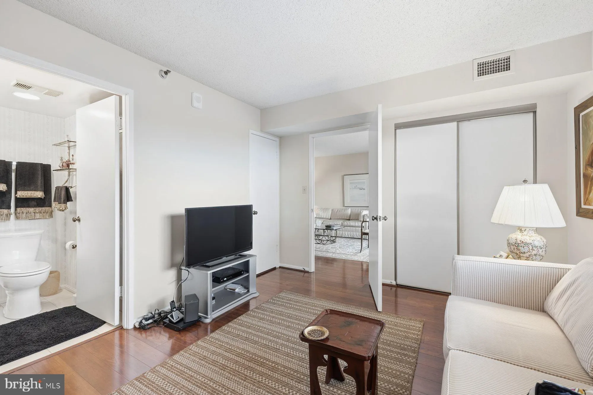 Property Slideshow image 17 of 35 | 15107 interlachen dr 2-822, Silver Spring, MD, 20906