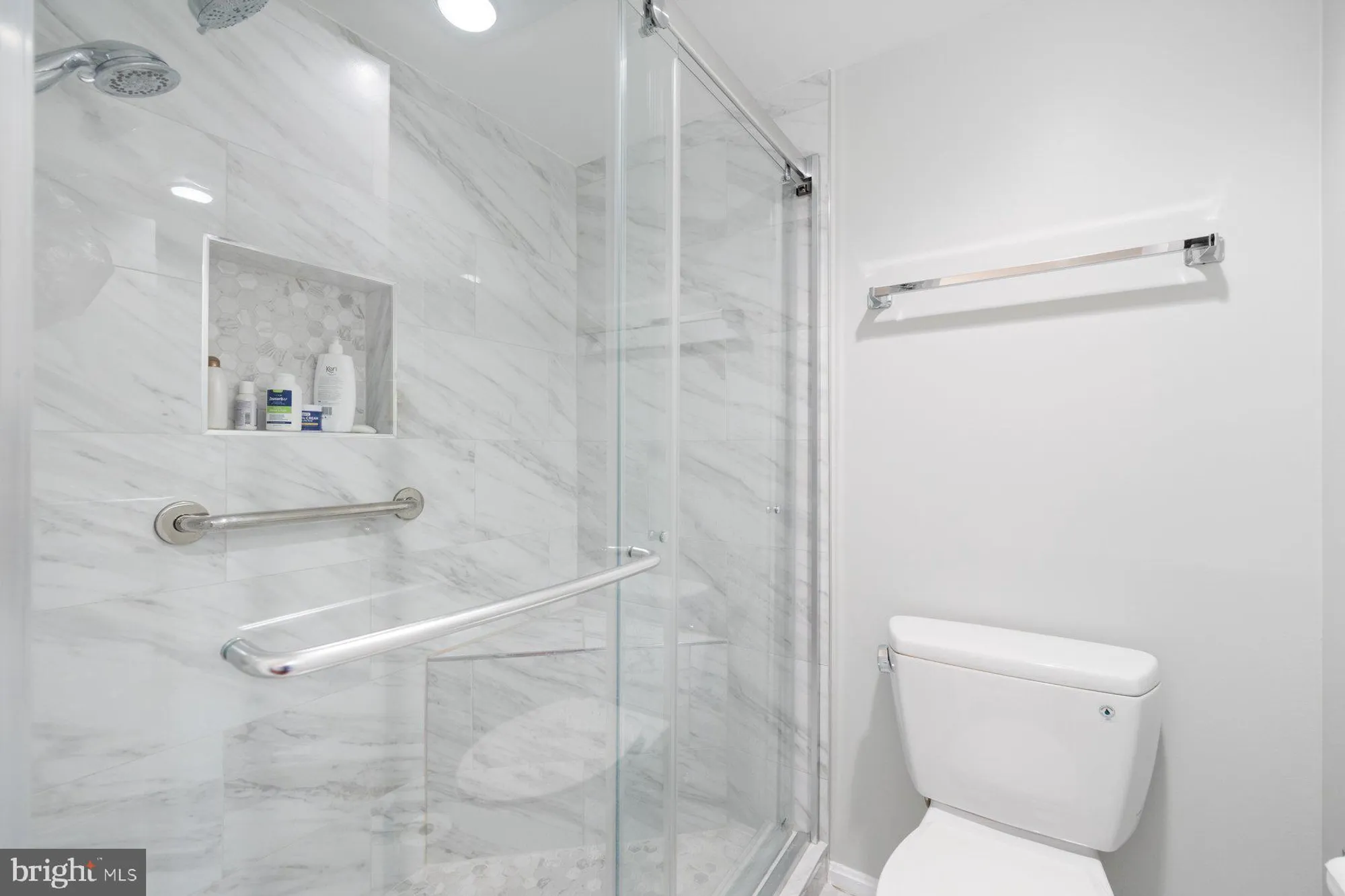 Property Slideshow image 27 of 35 | 15107 interlachen dr 2-822, Silver Spring, MD, 20906