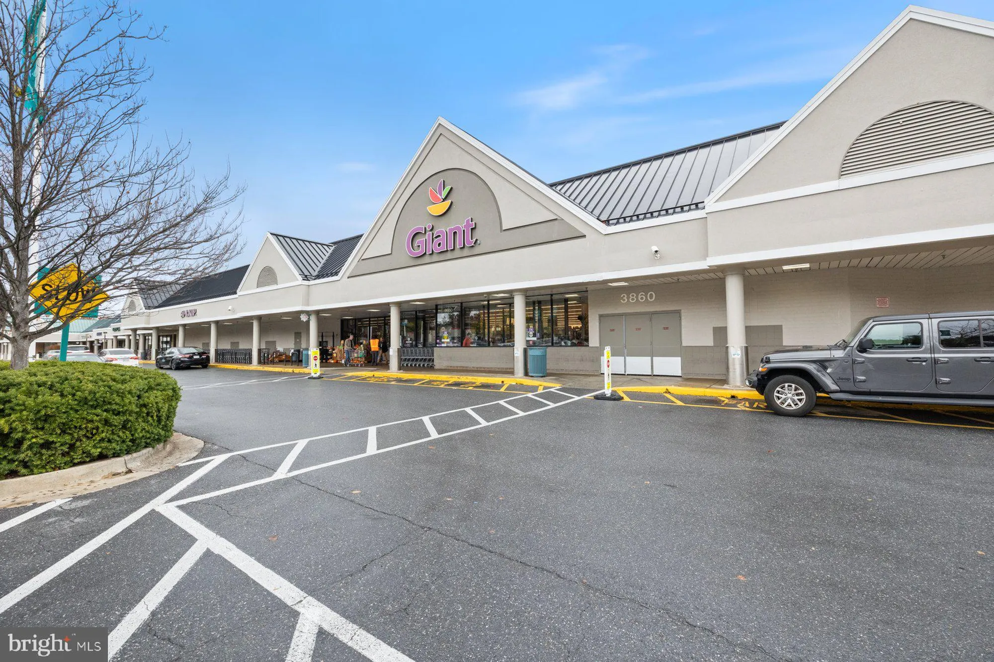 Property Slideshow image 33 of 35 | 15107 interlachen dr 2-822, Silver Spring, MD, 20906