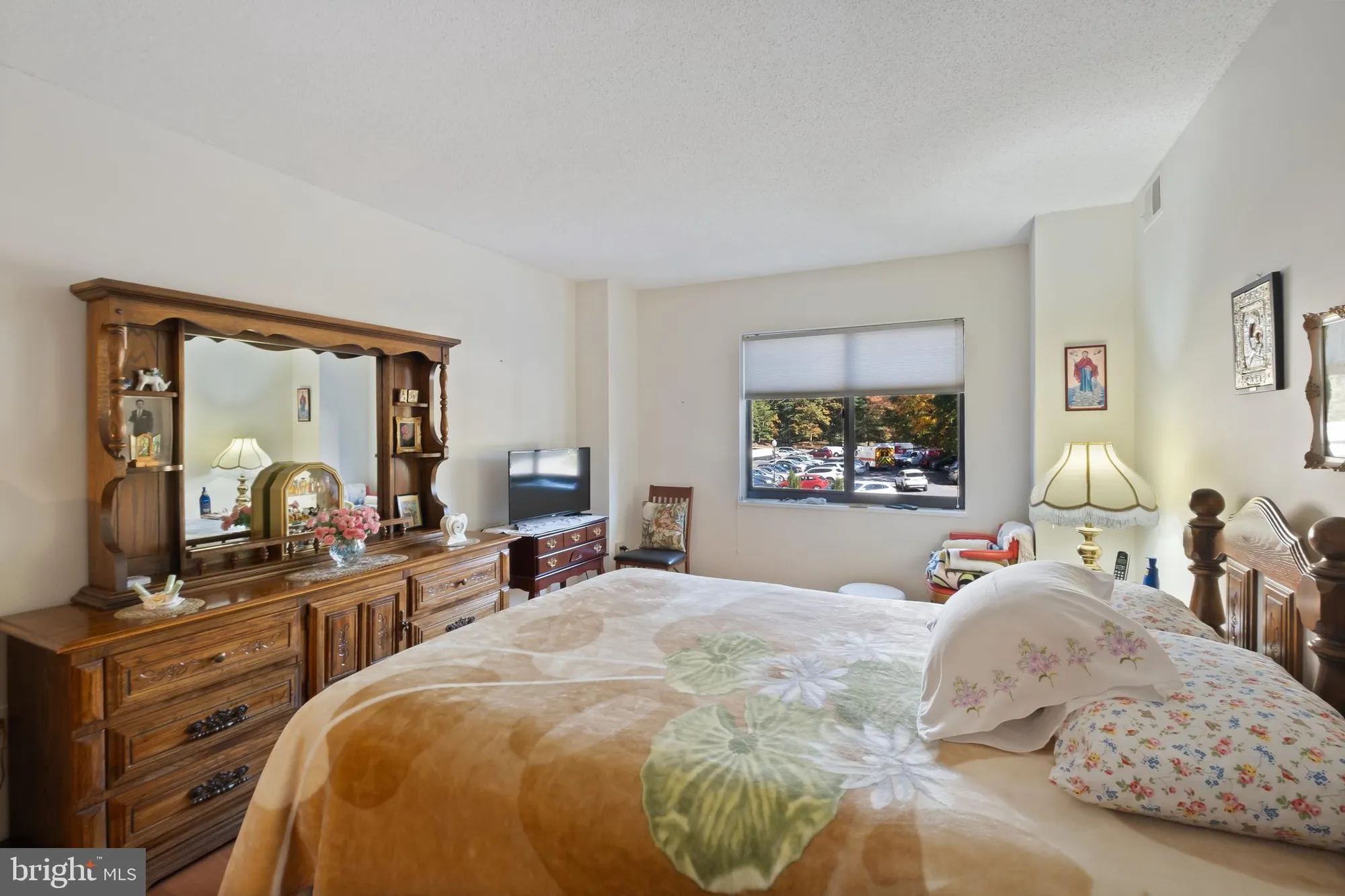 Property Slideshow image 14 of 26 | 15115 interlachen dr 3-107, Silver Spring, MD, 20906