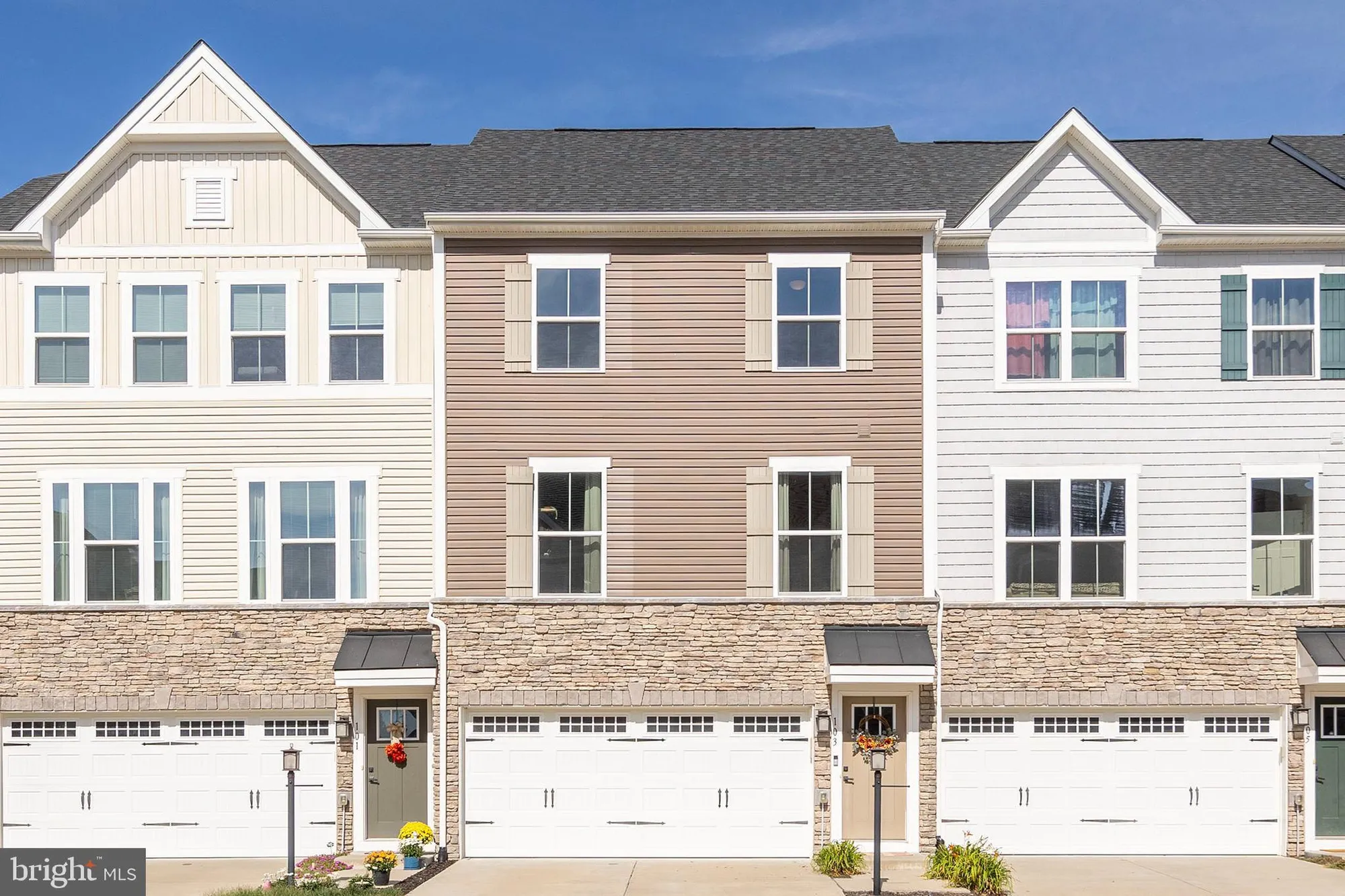 Property Slideshow image 1 of 39 | 103 burkwood ter, Lake Frederick, VA, 22630