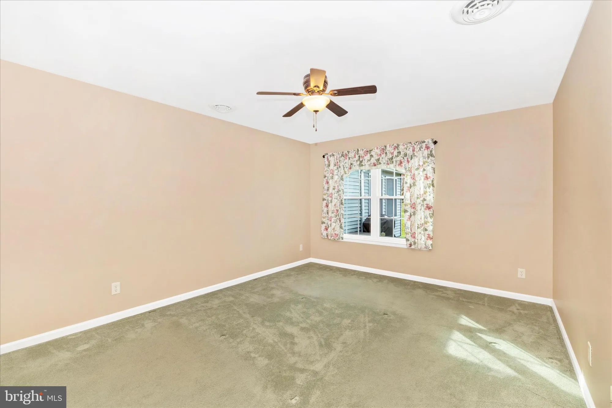 Property Slideshow image 23 of 54 | 6905 chokeberry ct, Frederick, MD, 21703