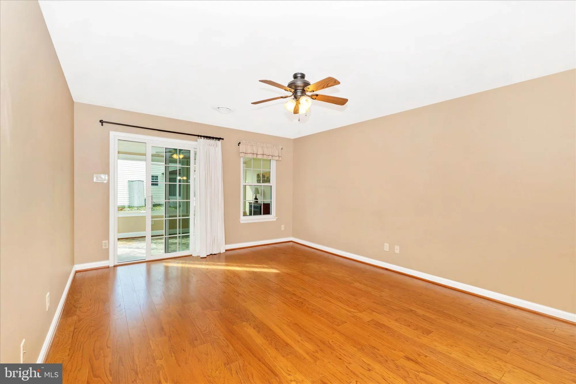Property Slideshow image 13 of 54 | 6905 chokeberry ct, Frederick, MD, 21703