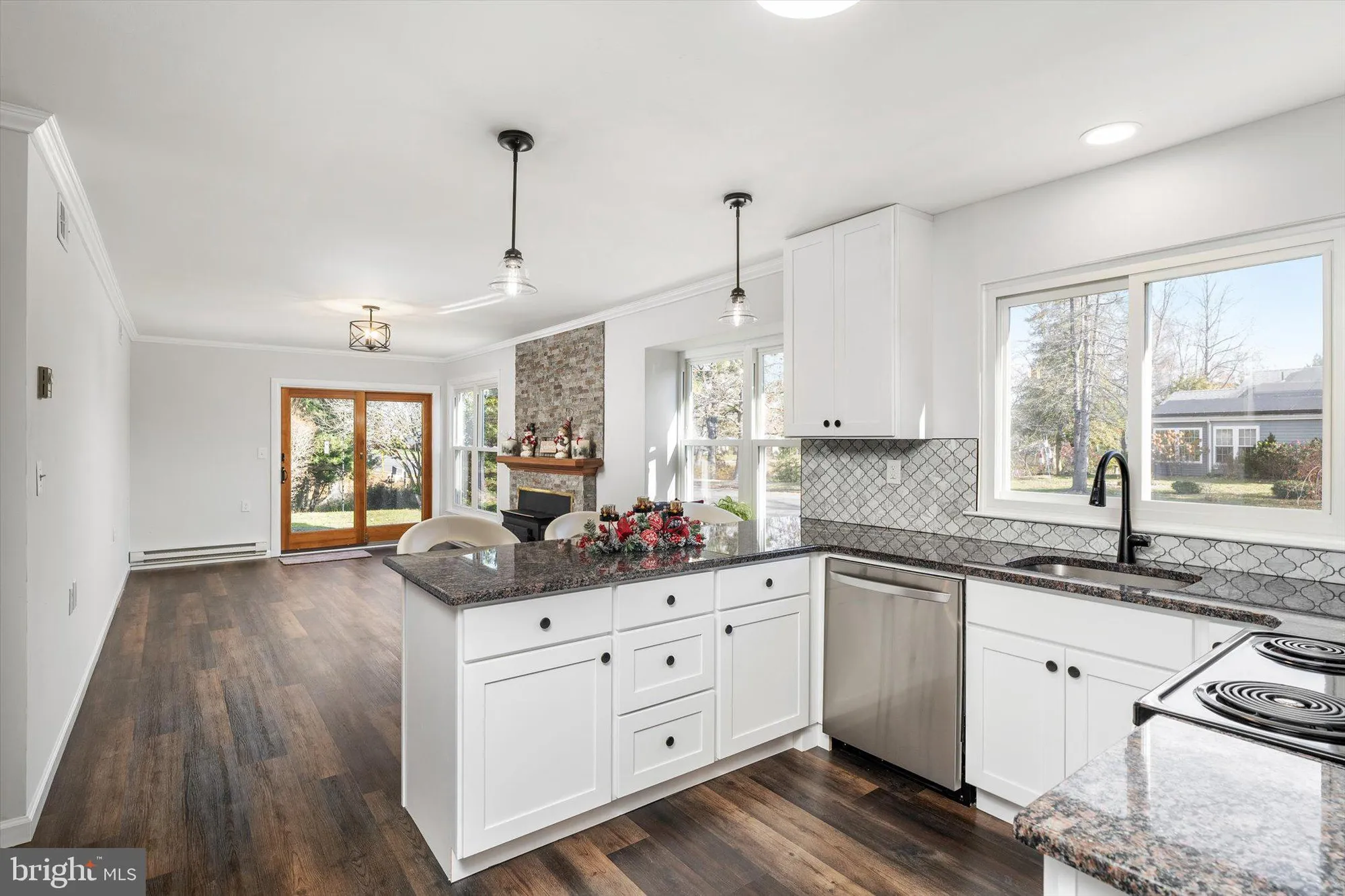 Property Slideshow image 8 of 28 | 48 dunstable rd, Southampton, NJ, 08088