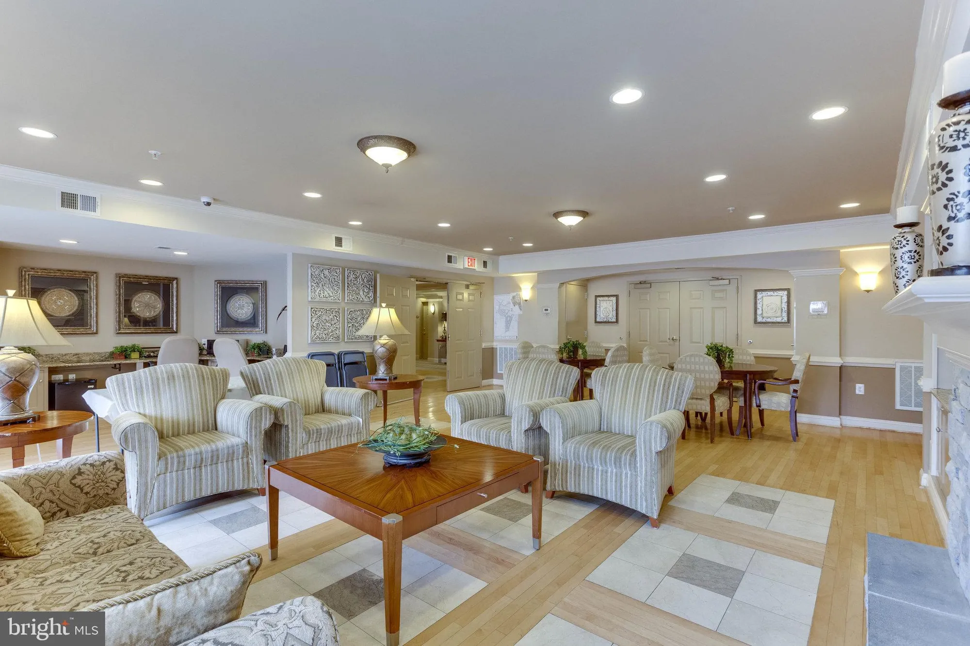 Property Slideshow image 19 of 80 | 2903 saintsbury plz 405, Fairfax, VA, 22031