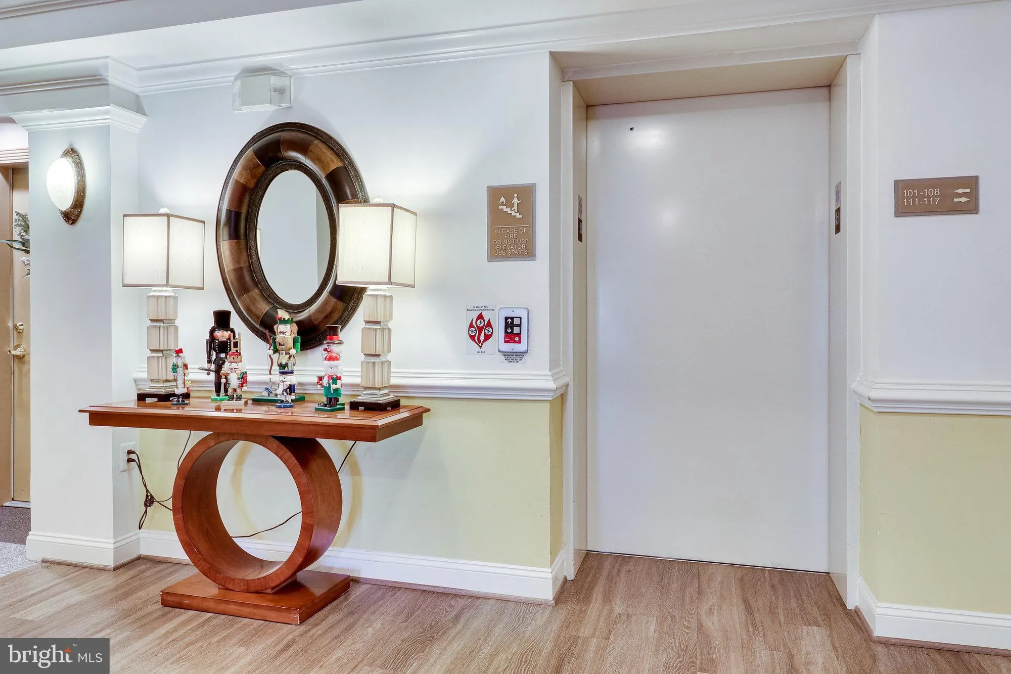 Property Slideshow image 13 of 80 | 2903 saintsbury plz 405, Fairfax, VA, 22031