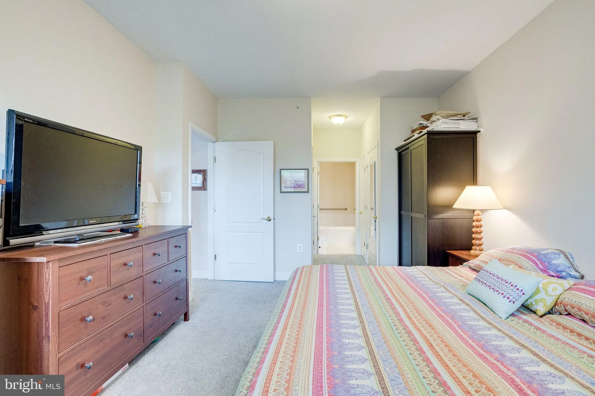 Property Slideshow image 63 of 80 | 2903 saintsbury plz 405, Fairfax, VA, 22031