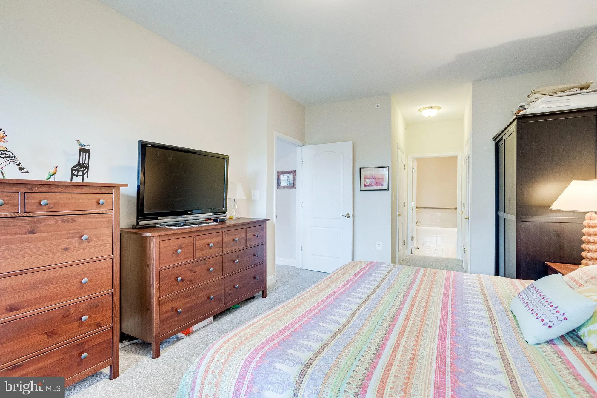 Property Slideshow image 62 of 80 | 2903 saintsbury plz 405, Fairfax, VA, 22031