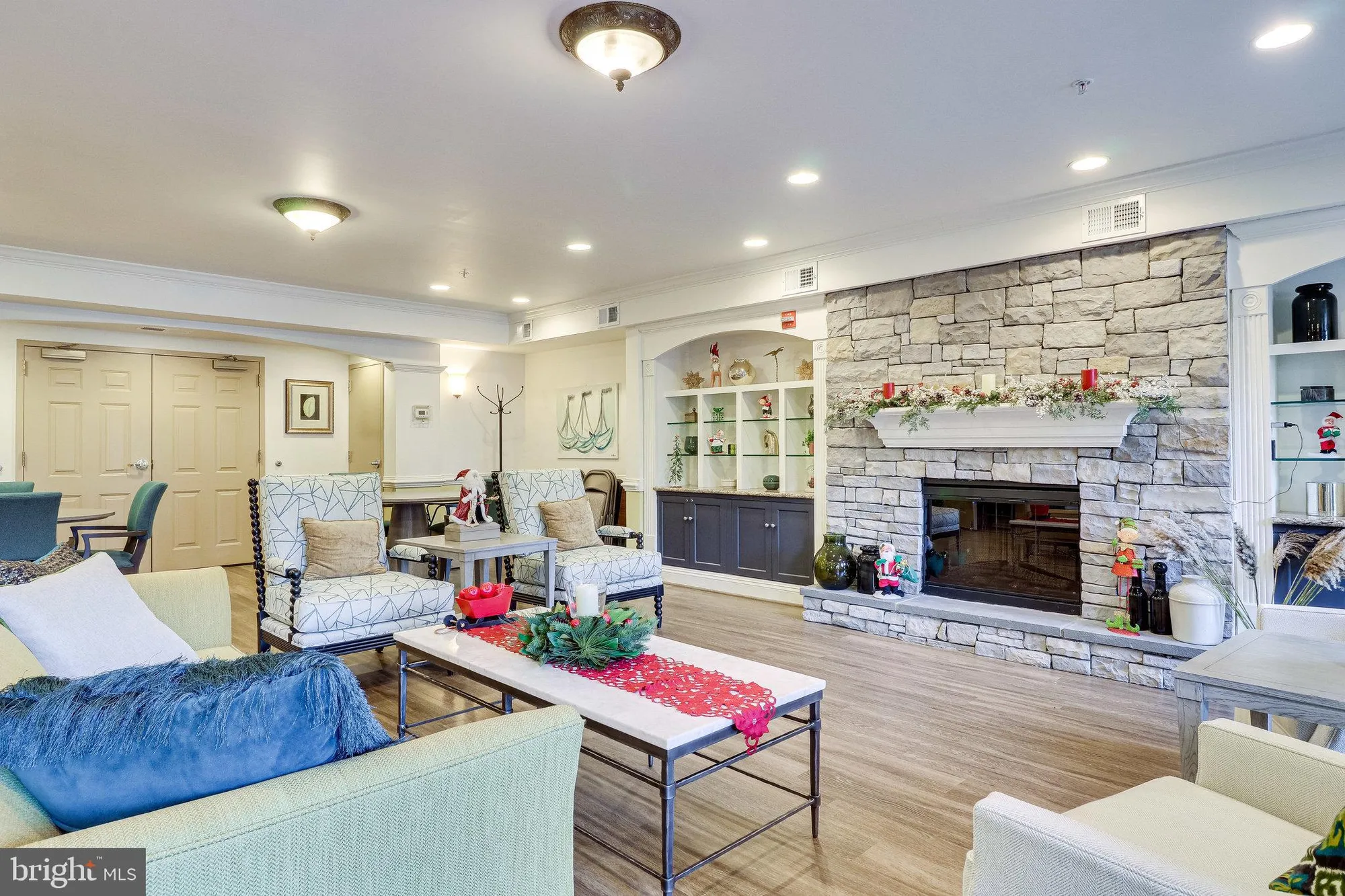 Property Slideshow image 11 of 80 | 2903 saintsbury plz 405, Fairfax, VA, 22031