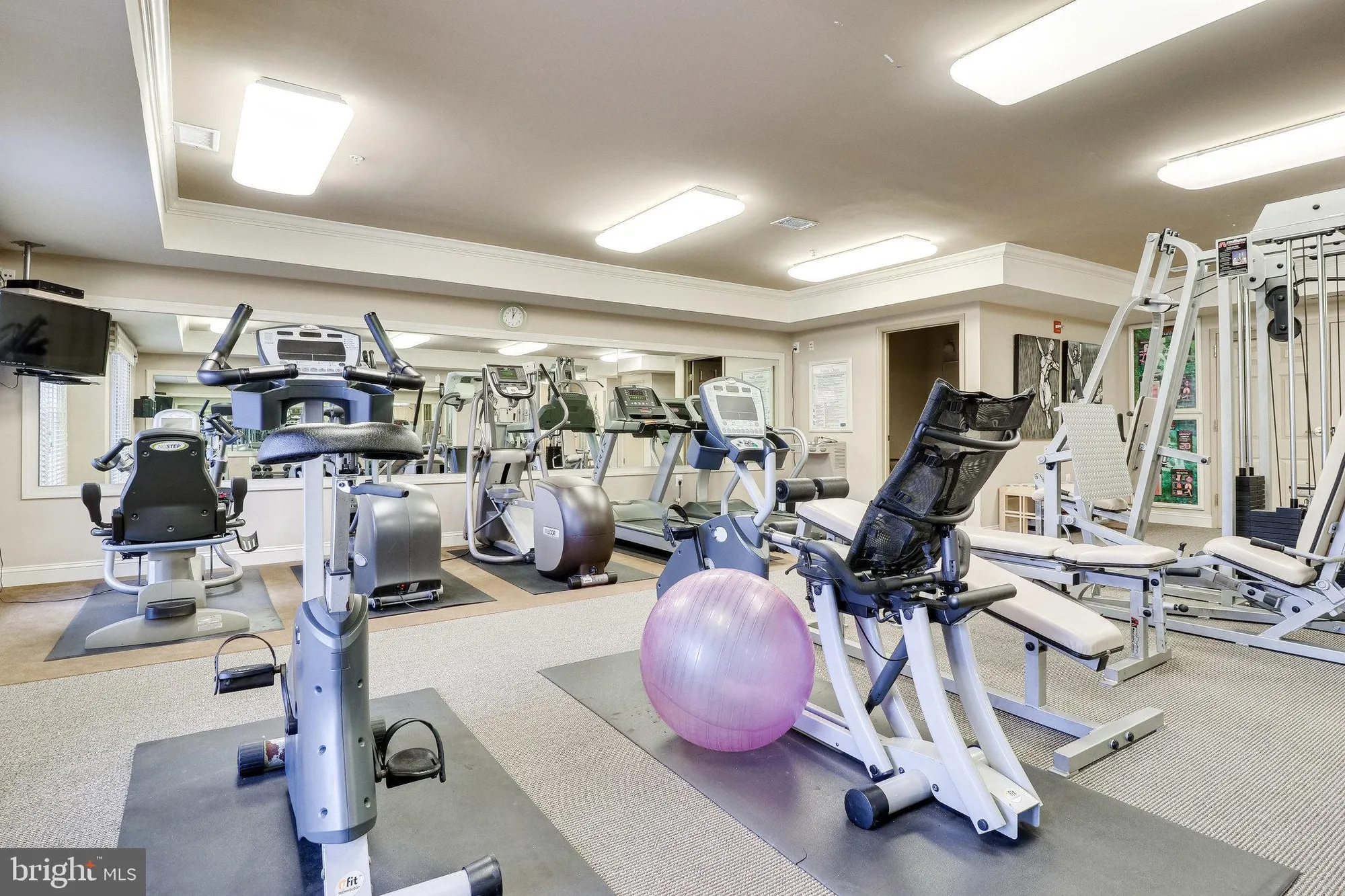 Property Slideshow image 20 of 80 | 2903 saintsbury plz 405, Fairfax, VA, 22031