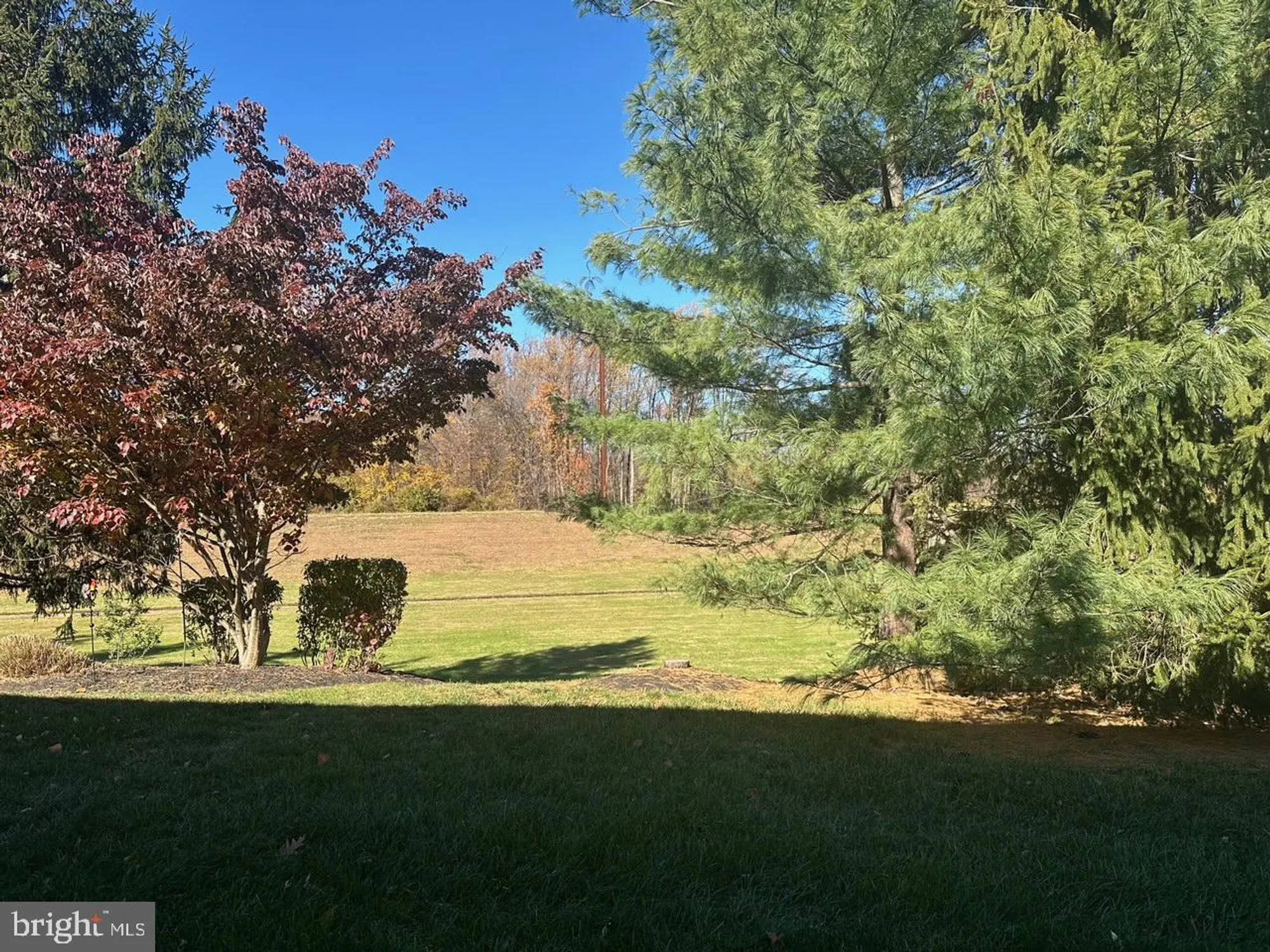 Property Slideshow image 3 of 16 | 146 grandview dr, Warminster, PA, 18974