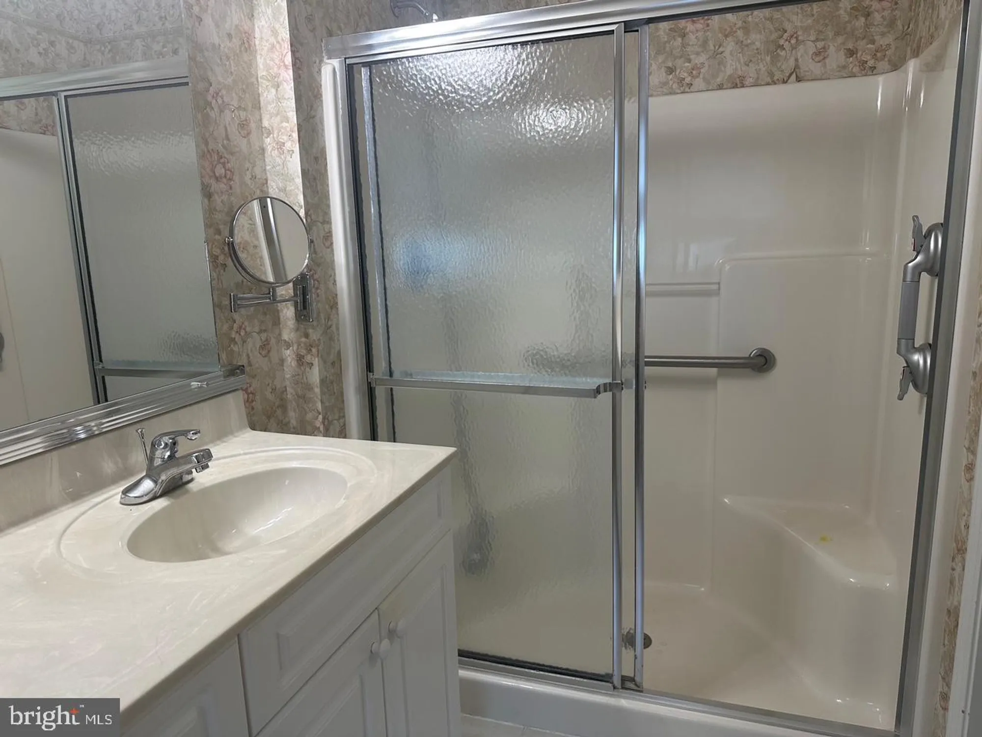 Property Slideshow image 14 of 16 | 146 grandview dr, Warminster, PA, 18974