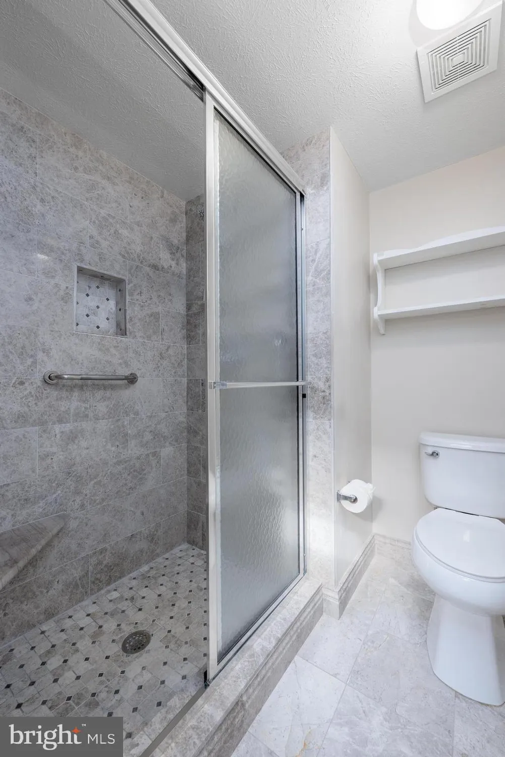 Property Slideshow image 21 of 38 | 71 peppergrass dr, Mount Laurel, NJ, 08054