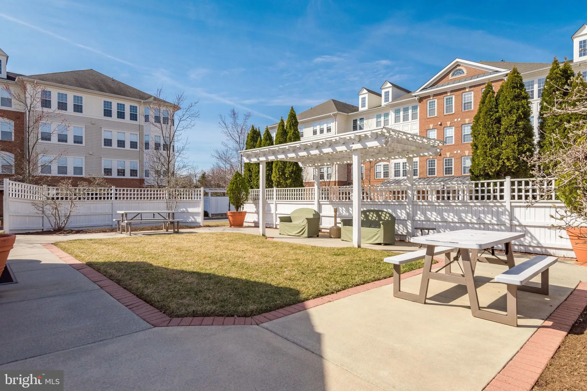 Property Slideshow image 46 of 60 | 20862 saber jet pl, Ashburn, VA, 20147