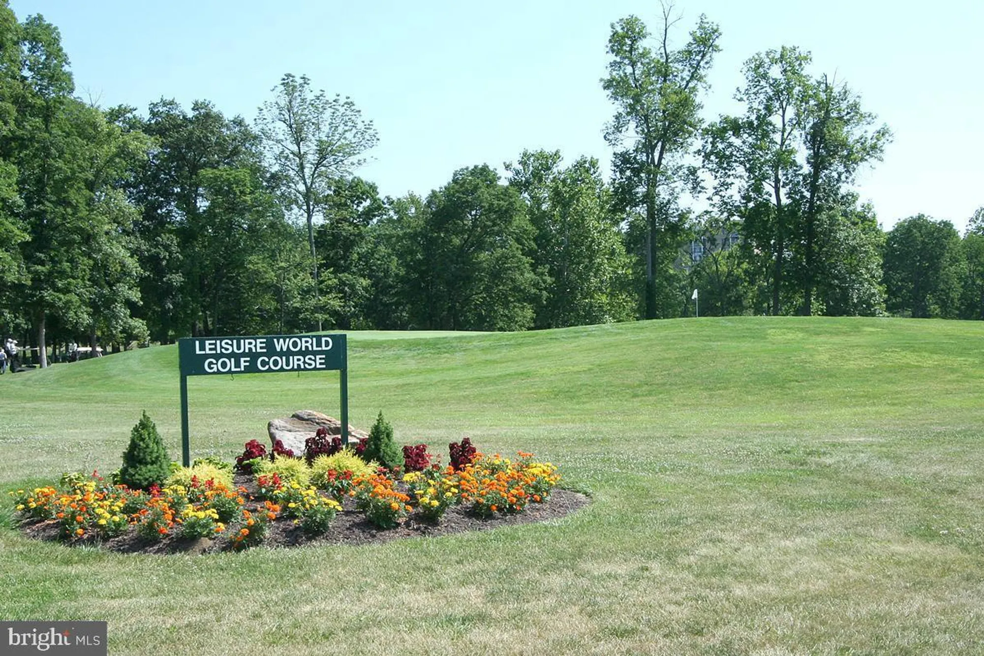 Property Slideshow image 32 of 35 | 15107 interlachen dr 2-815, Silver Spring, MD, 20906