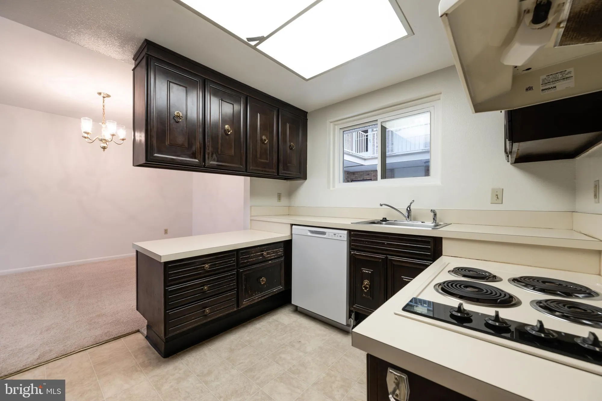 Property Slideshow image 7 of 29 | 3350 gleneagles dr 70-1d, Silver Spring, MD, 20906