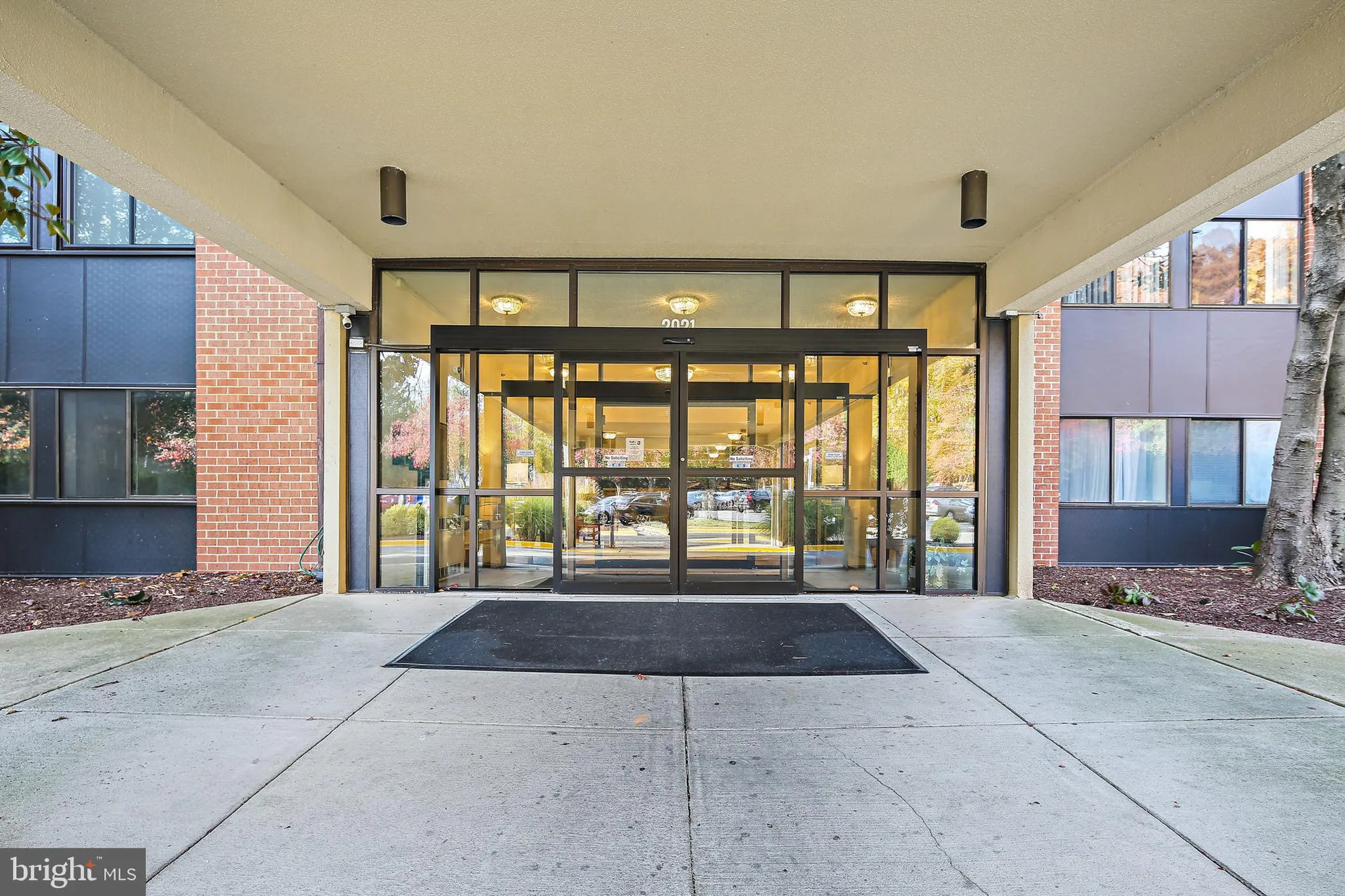 Property Slideshow image 2 of 32 | 2921 n leisure world blvd 1-316, Silver Spring, MD, 20906