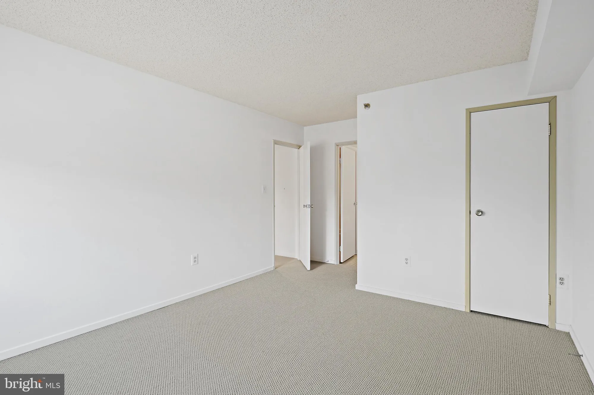 Property Slideshow image 12 of 32 | 2921 n leisure world blvd 1-316, Silver Spring, MD, 20906
