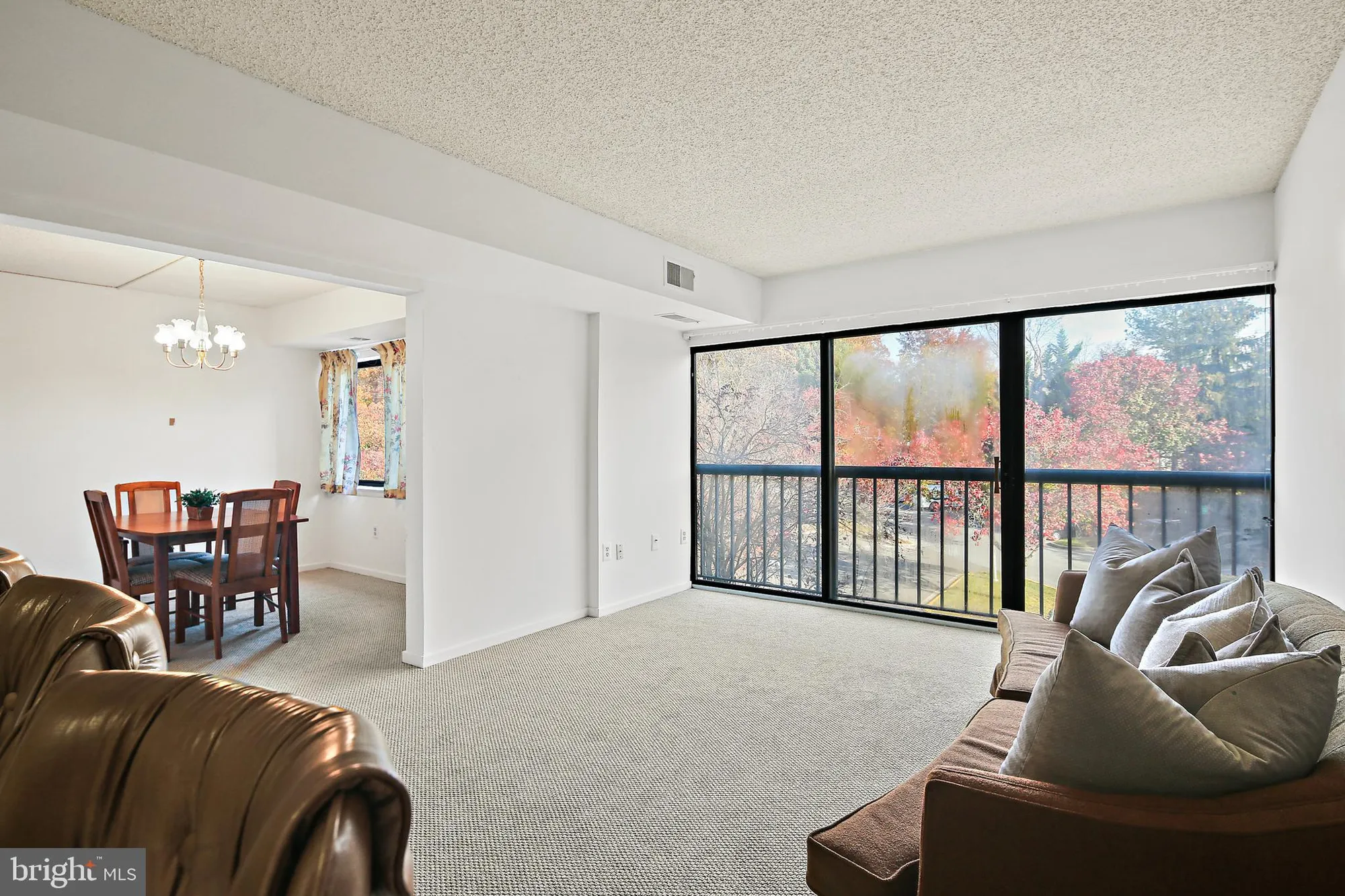 Property Slideshow image 5 of 32 | 2921 n leisure world blvd 1-316, Silver Spring, MD, 20906