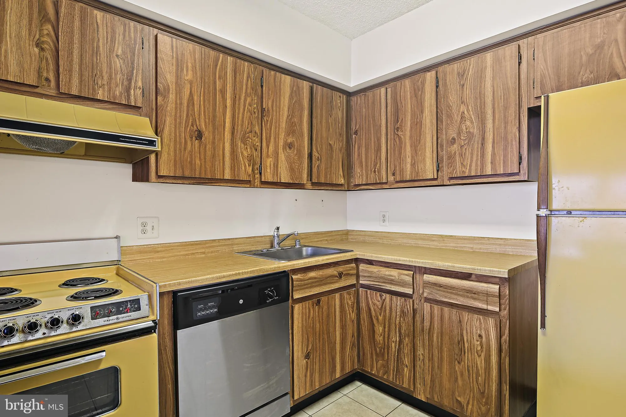 Property Slideshow image 24 of 32 | 2921 n leisure world blvd 1-316, Silver Spring, MD, 20906