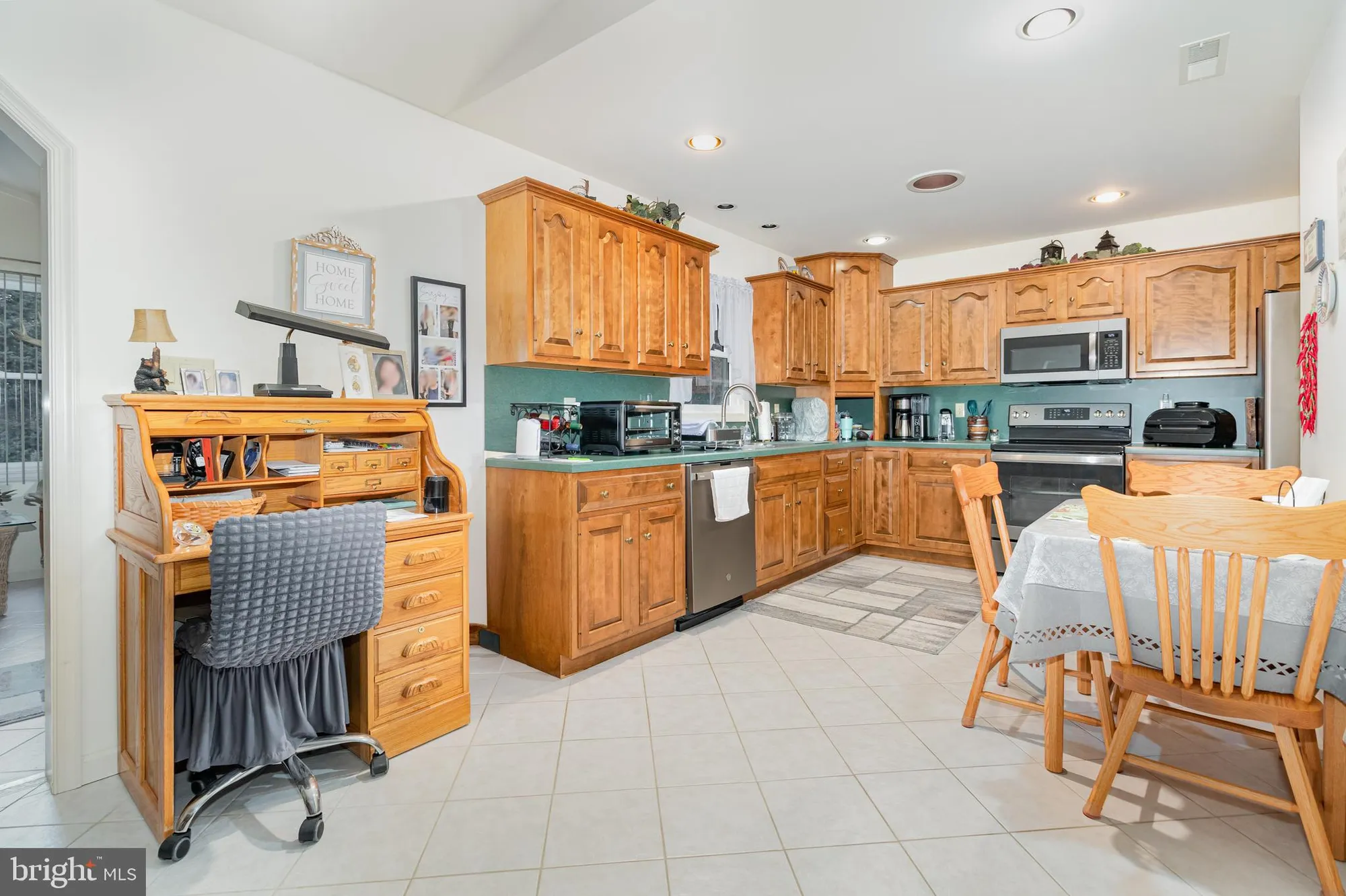 Property Slideshow image 24 of 38 | 14 bower dr, Myerstown, PA, 17067