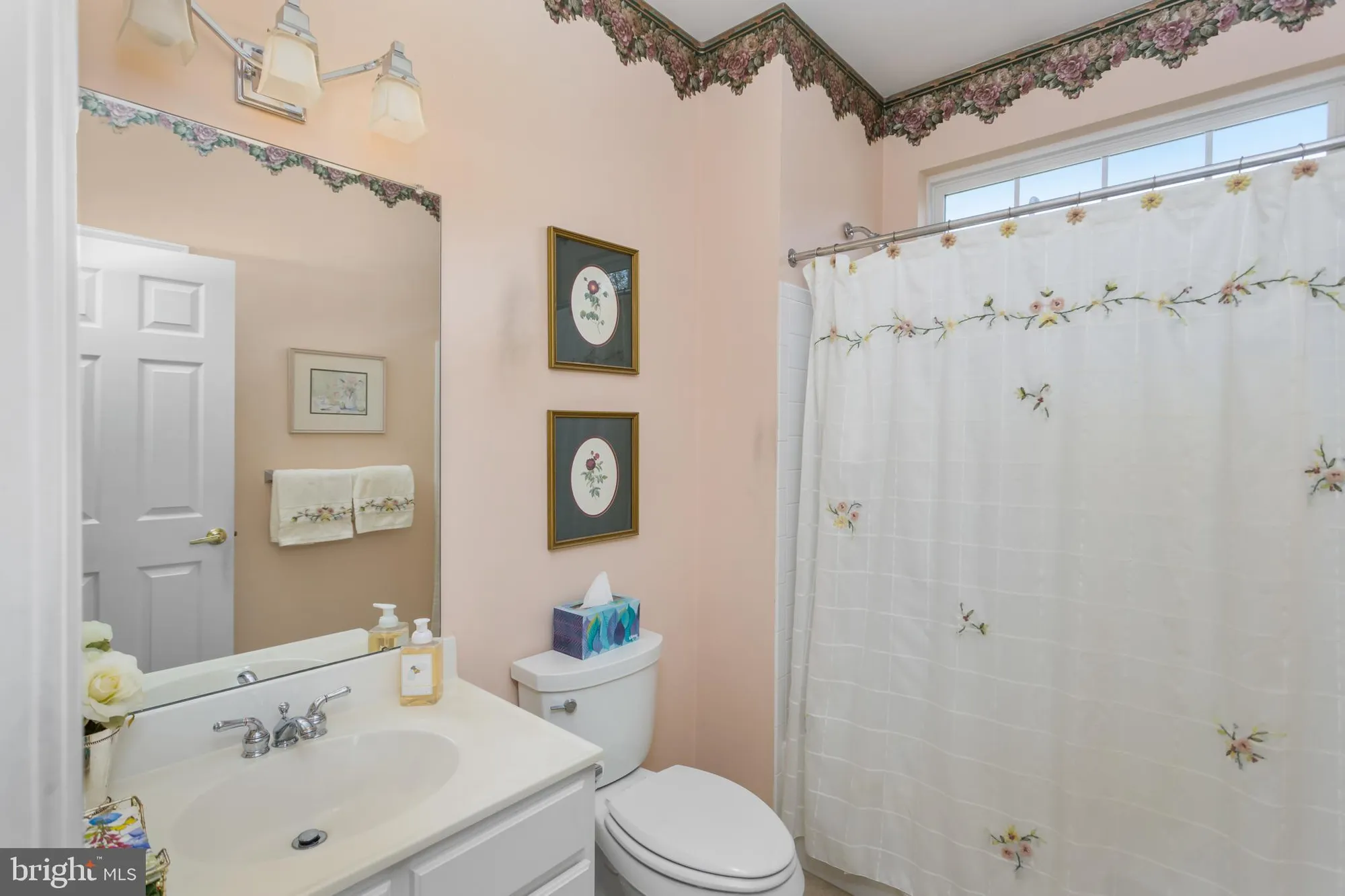 Property Slideshow image 21 of 44 | 10 powderhorn way, Allentown, NJ, 08501