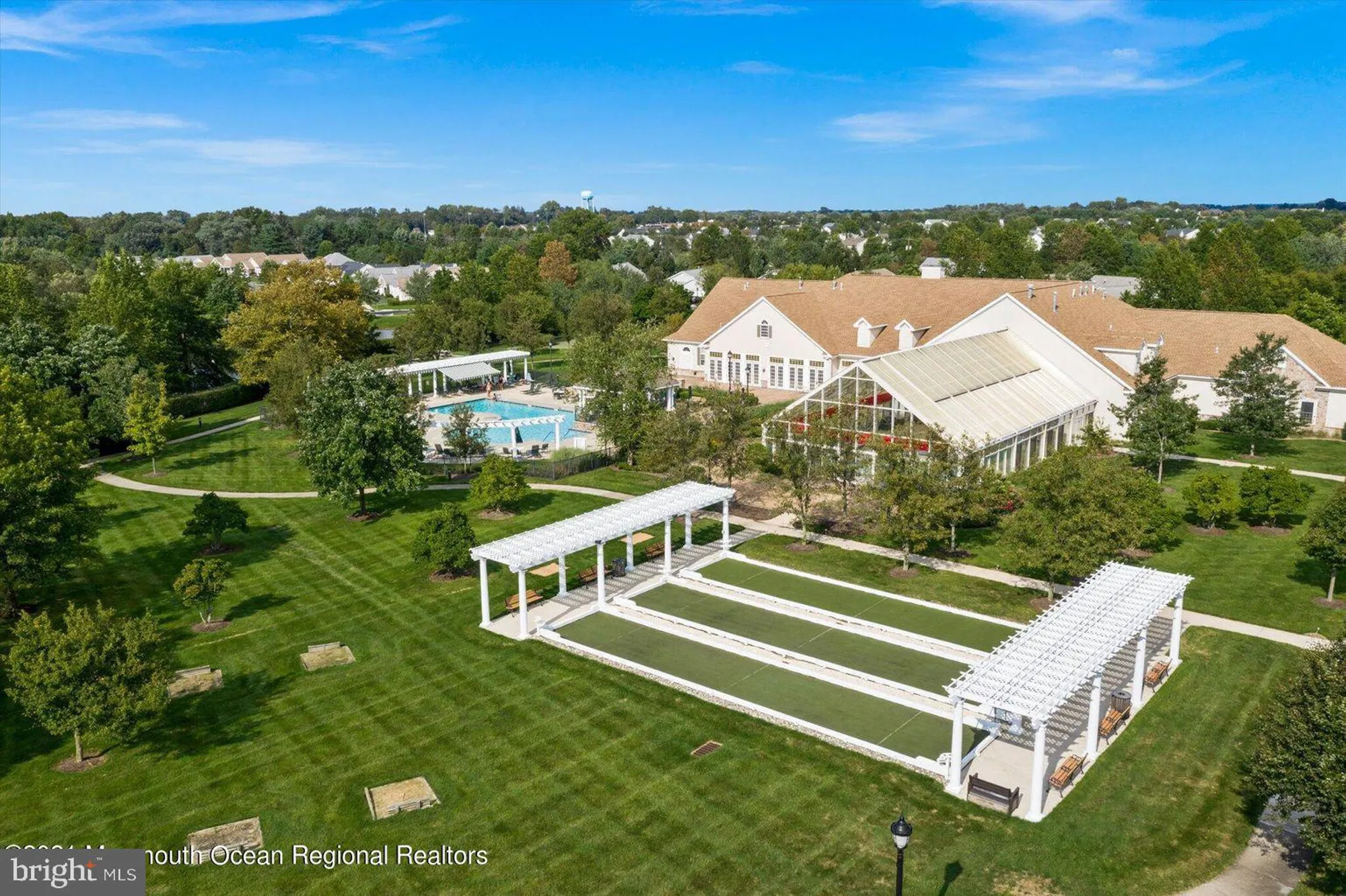 Property Slideshow image 33 of 44 | 10 powderhorn way, Allentown, NJ, 08501