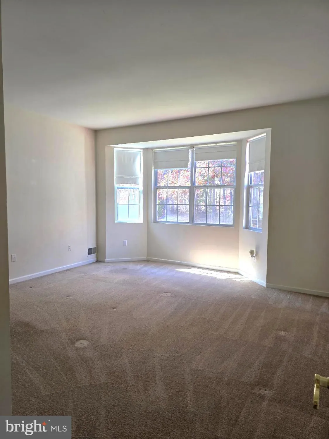 Property Slideshow image 11 of 19 | 50 marigold ln, Tuckerton, NJ, 08087