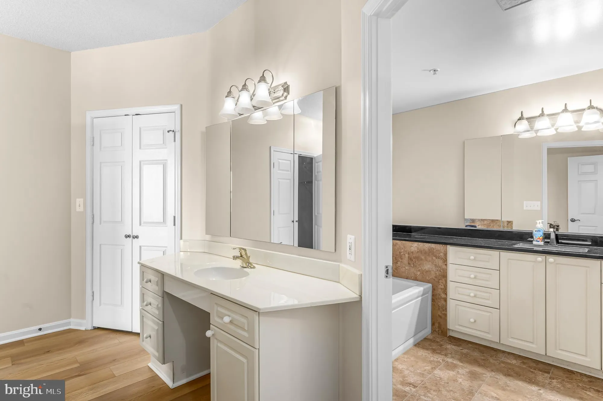 Property Slideshow image 24 of 39 | 19360 magnolia grove sq unit 316, Leesburg, VA, 20176