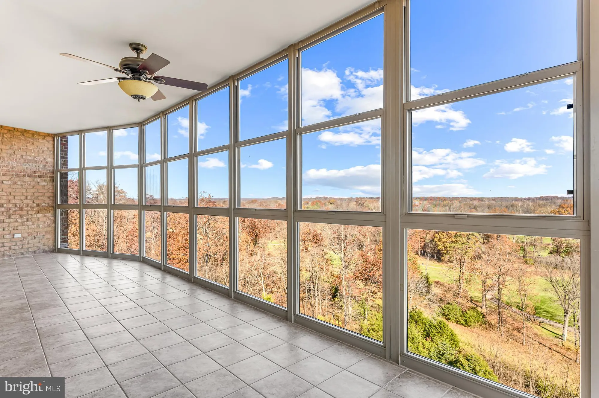 Property Slideshow image 5 of 39 | 19360 magnolia grove sq unit 316, Leesburg, VA, 20176