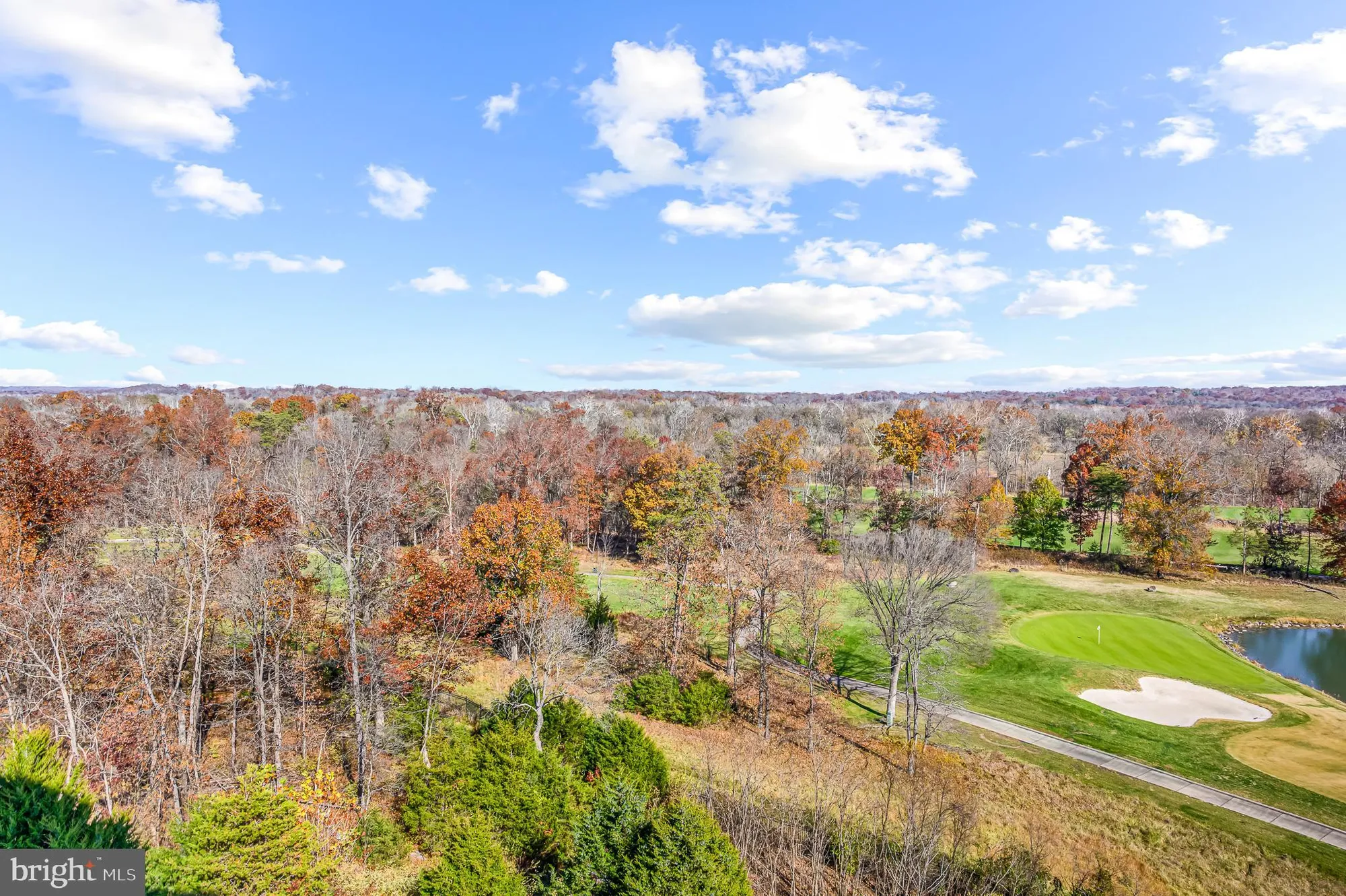 Property Slideshow image 28 of 39 | 19360 magnolia grove sq unit 316, Leesburg, VA, 20176