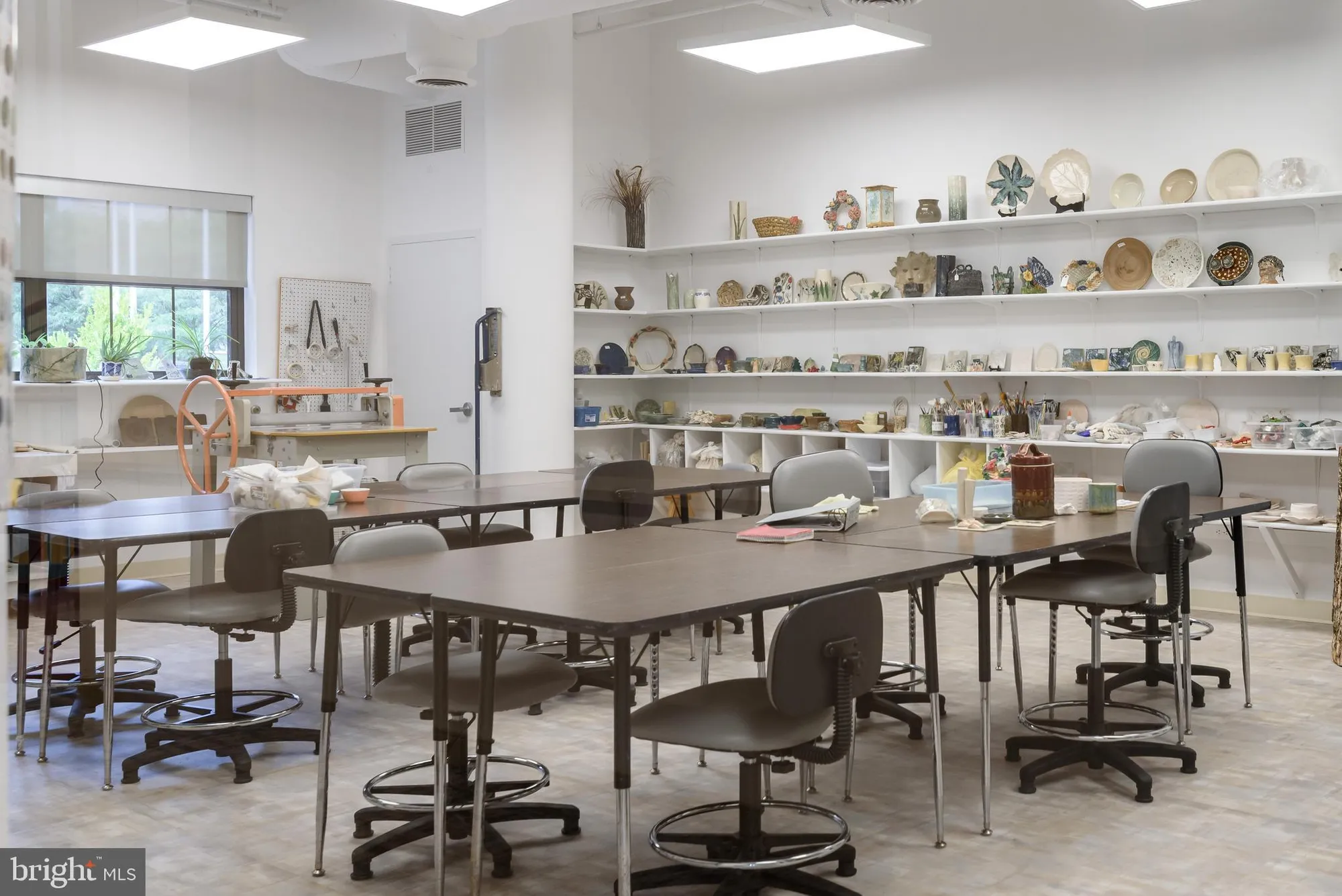 Property Slideshow image 36 of 39 | 19360 magnolia grove sq unit 316, Leesburg, VA, 20176