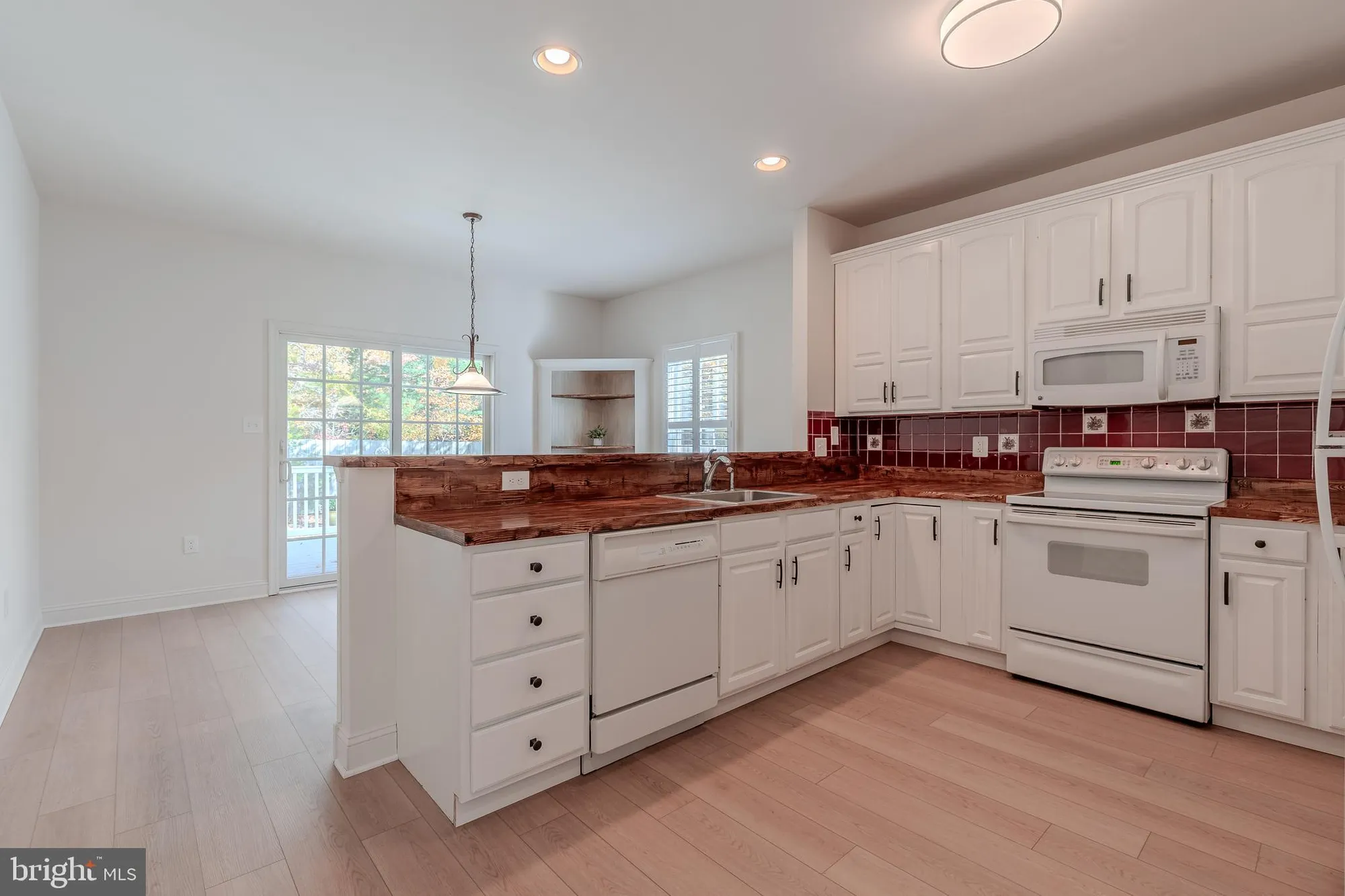 Property Slideshow image 11 of 31 | 62 wynndemere ct, Cape May Court House, NJ, 08210