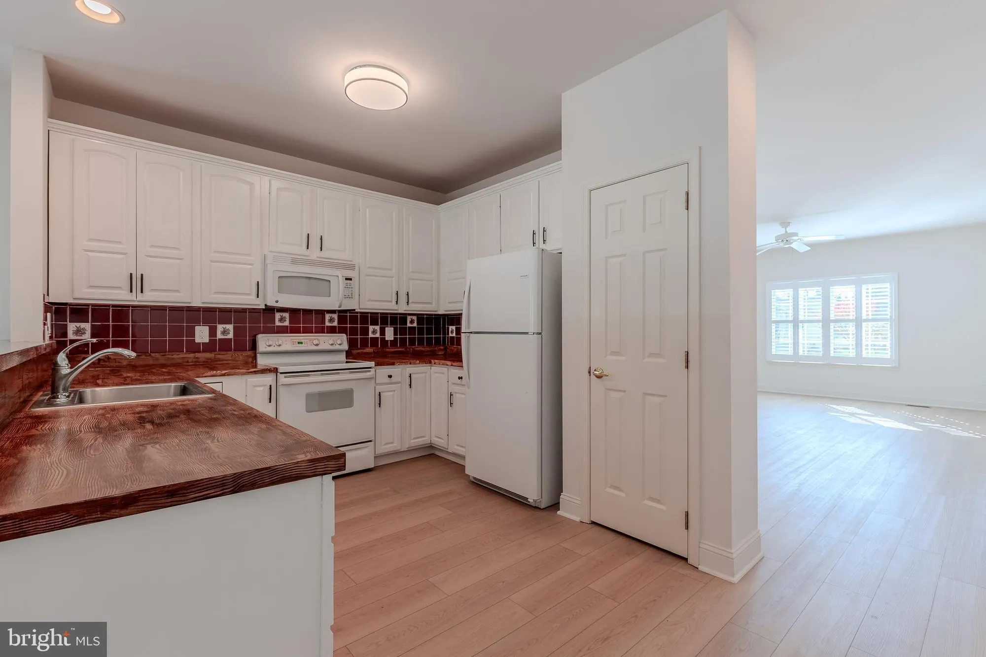 Property Slideshow image 10 of 31 | 62 wynndemere ct, Cape May Court House, NJ, 08210