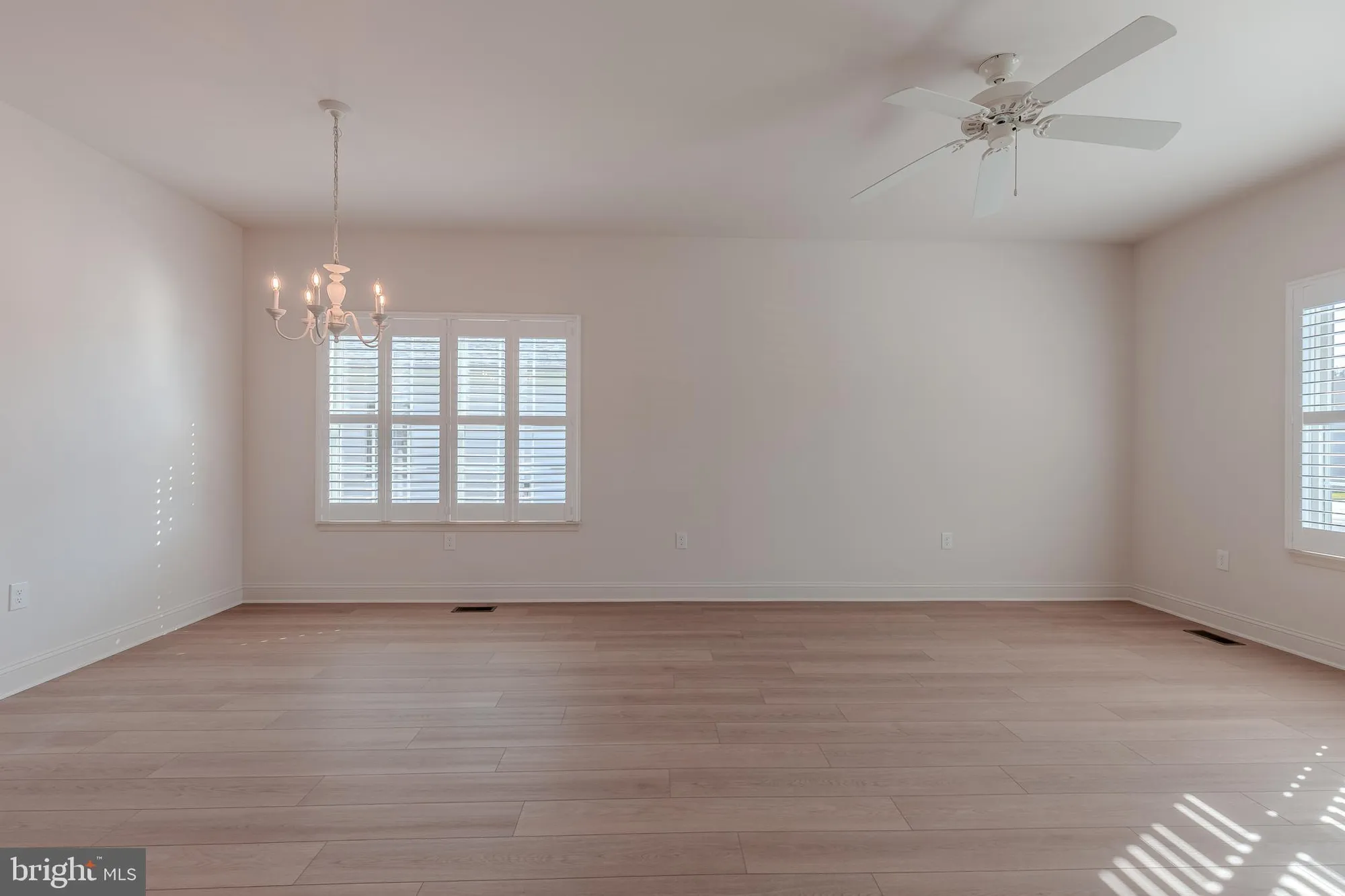 Property Slideshow image 5 of 31 | 62 wynndemere ct, Cape May Court House, NJ, 08210