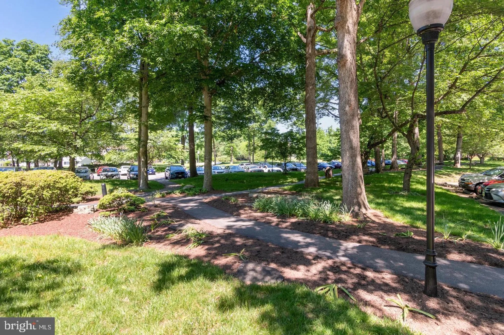 Property Slideshow image 15 of 35 | 15107 interlachen dr 2-815, Silver Spring, MD, 20906