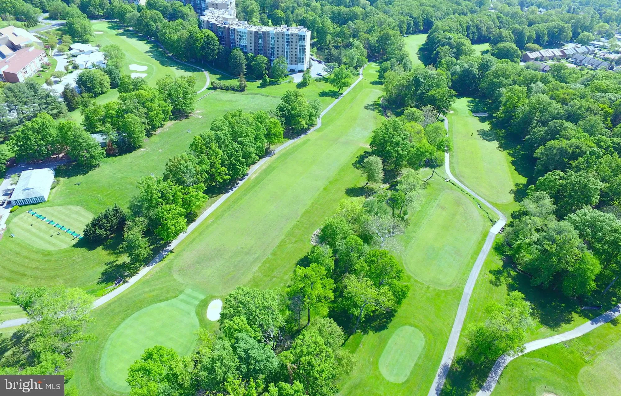 Property Slideshow image 14 of 35 | 15107 interlachen dr 2-815, Silver Spring, MD, 20906