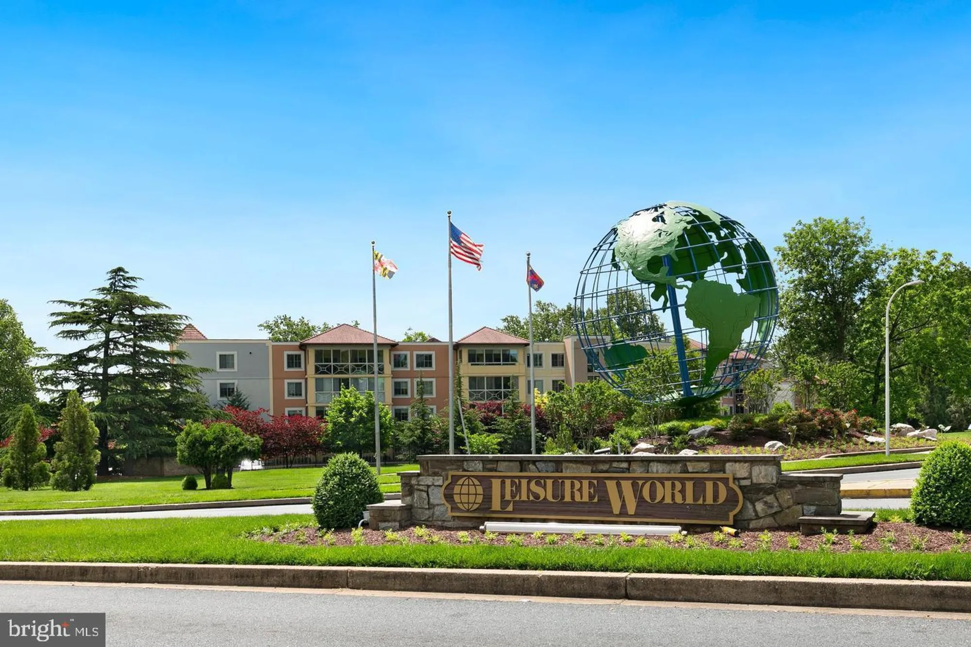 Property Slideshow image 16 of 35 | 15107 interlachen dr 2-815, Silver Spring, MD, 20906