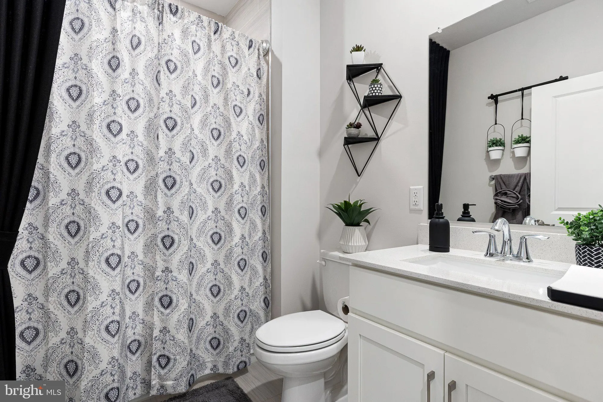 Property Slideshow image 19 of 25 | 511 davis falls dr, Newark, DE, 19702