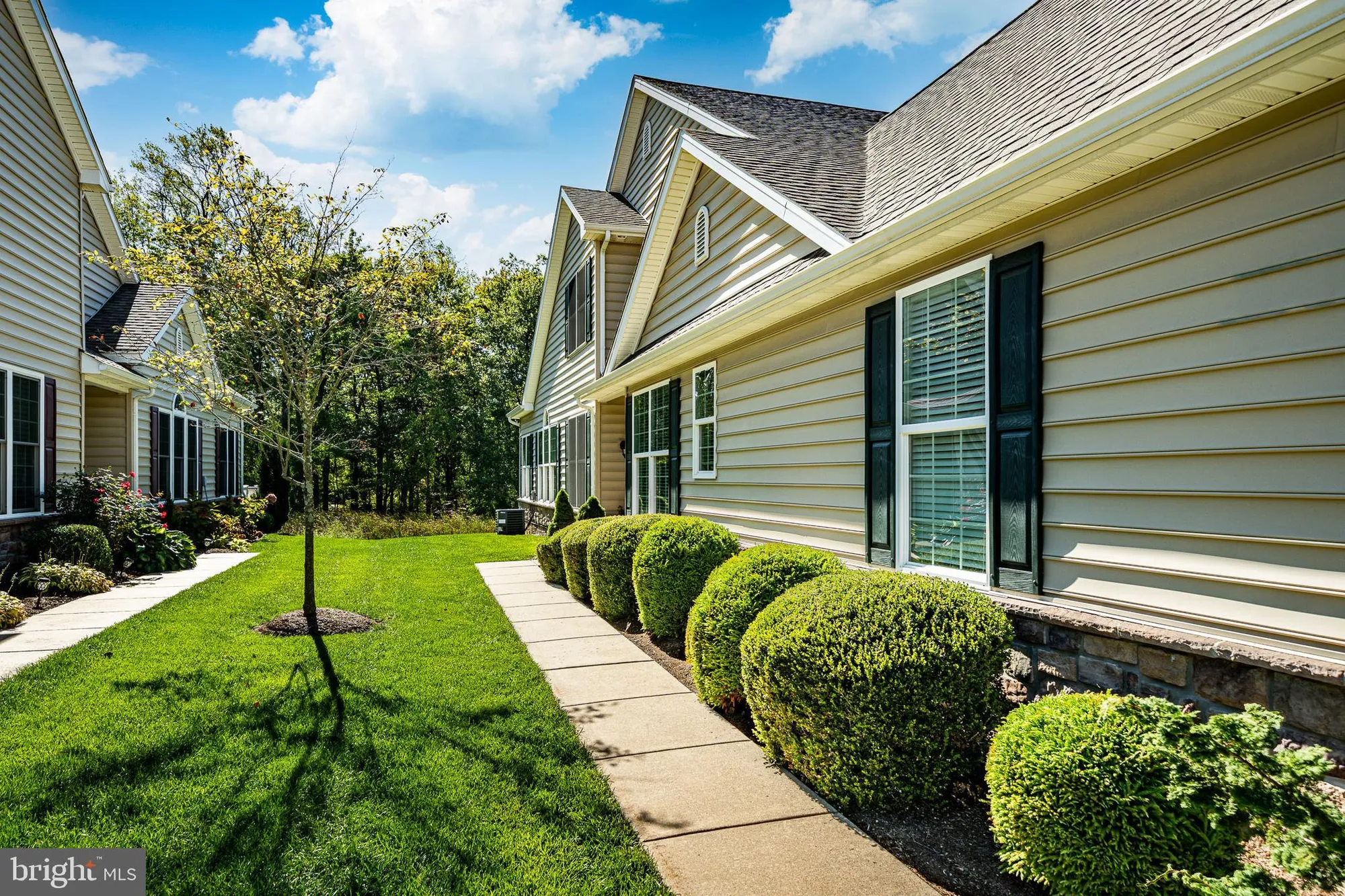 Property Slideshow image 2 of 36 | 1507 honeysuckle ct # 95, West Chester, PA, 19380