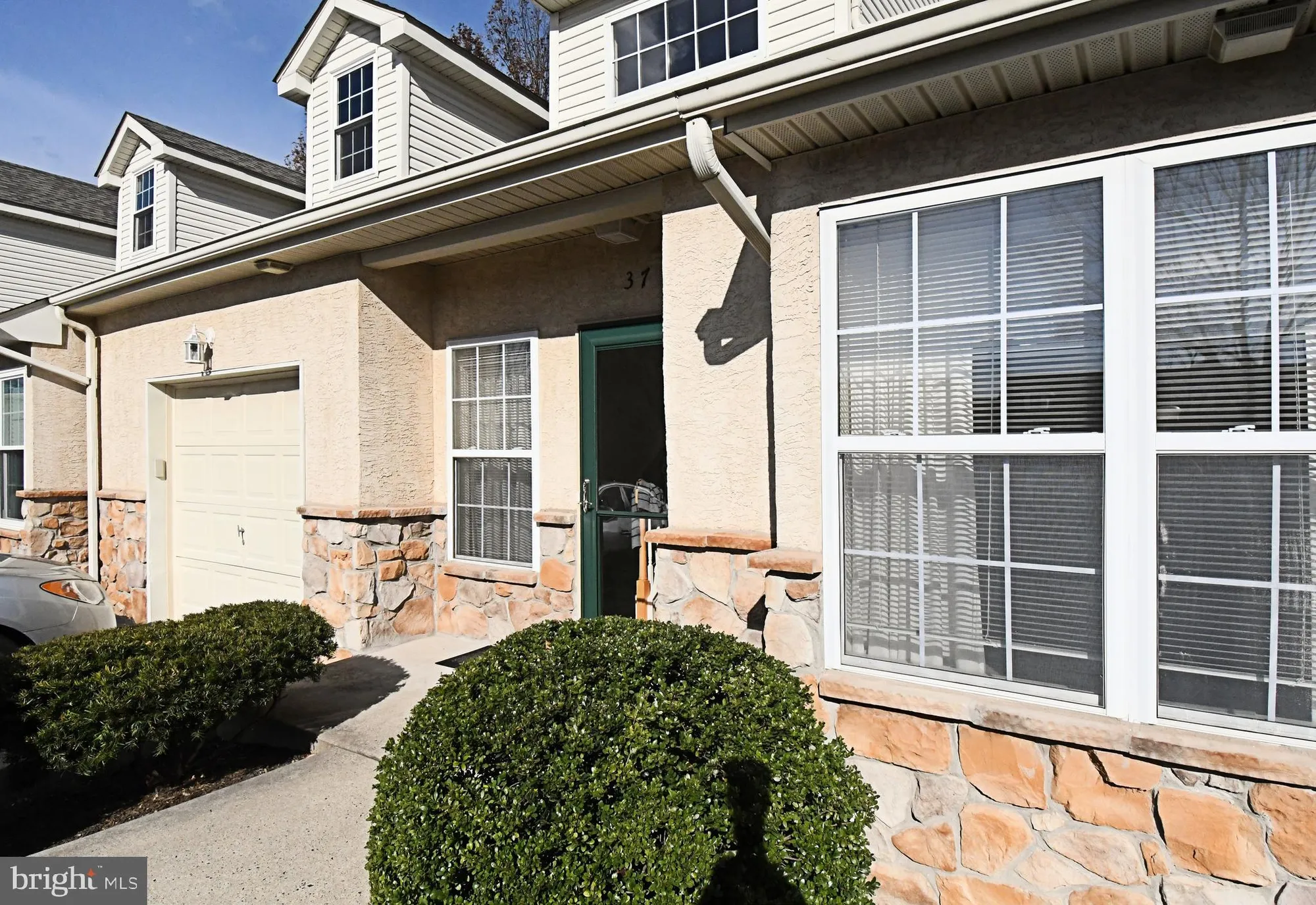 Property Slideshow image 3 of 39 | 37 stuart dr # 37, Norristown, PA, 19401