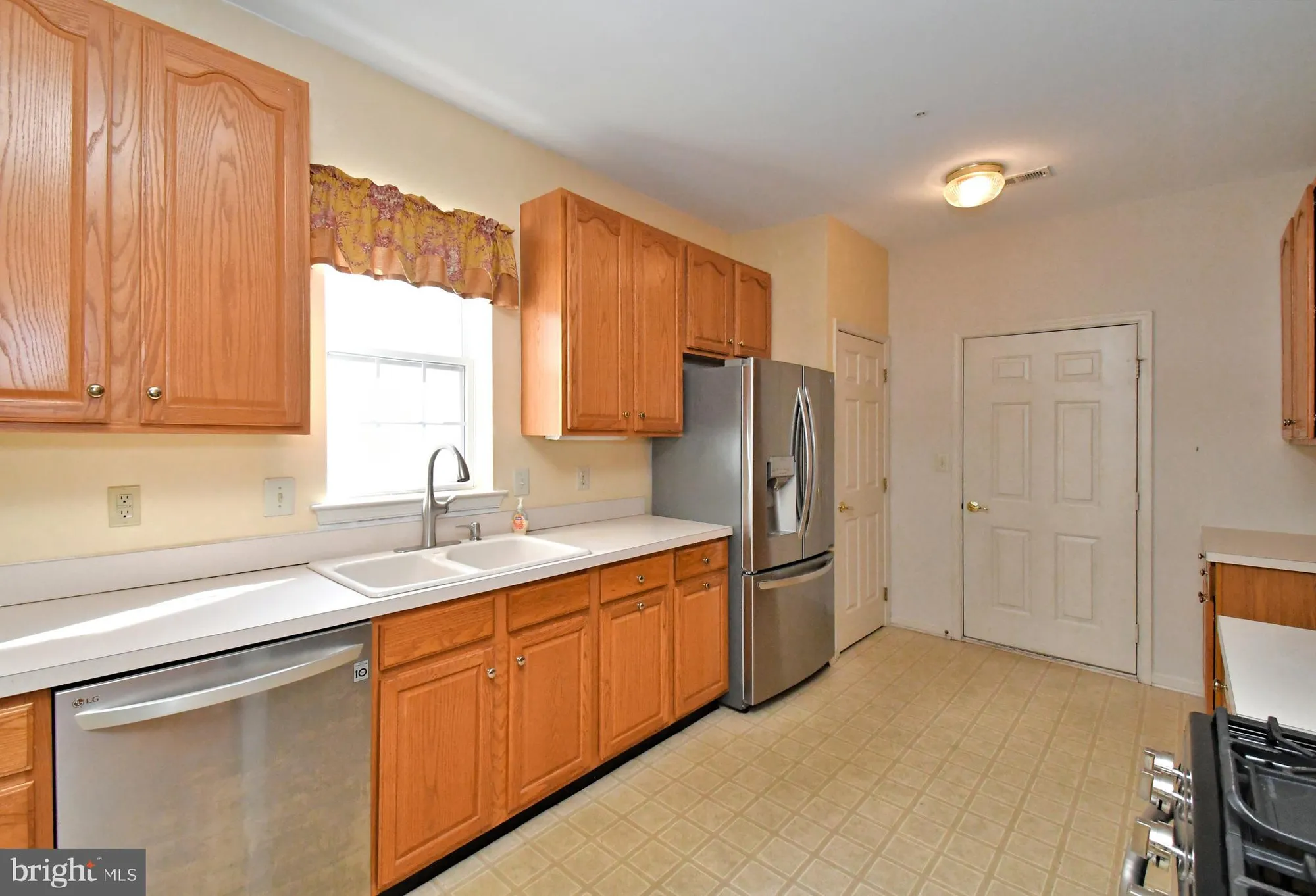 Property Slideshow image 13 of 39 | 37 stuart dr # 37, Norristown, PA, 19401