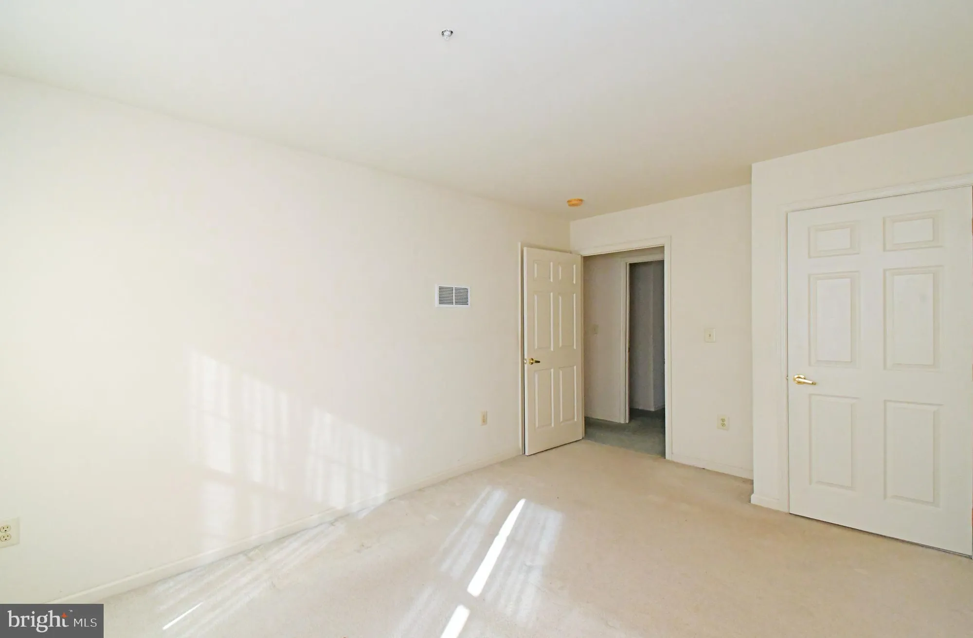 Property Slideshow image 21 of 39 | 37 stuart dr # 37, Norristown, PA, 19401