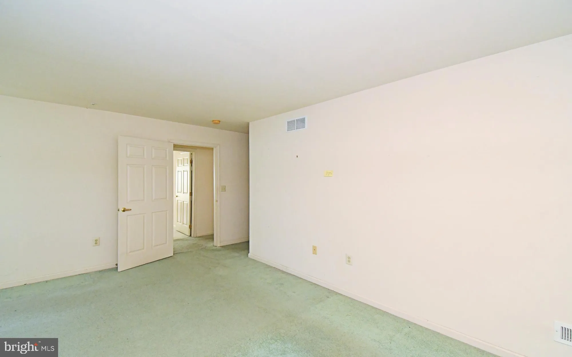 Property Slideshow image 27 of 39 | 37 stuart dr # 37, Norristown, PA, 19401