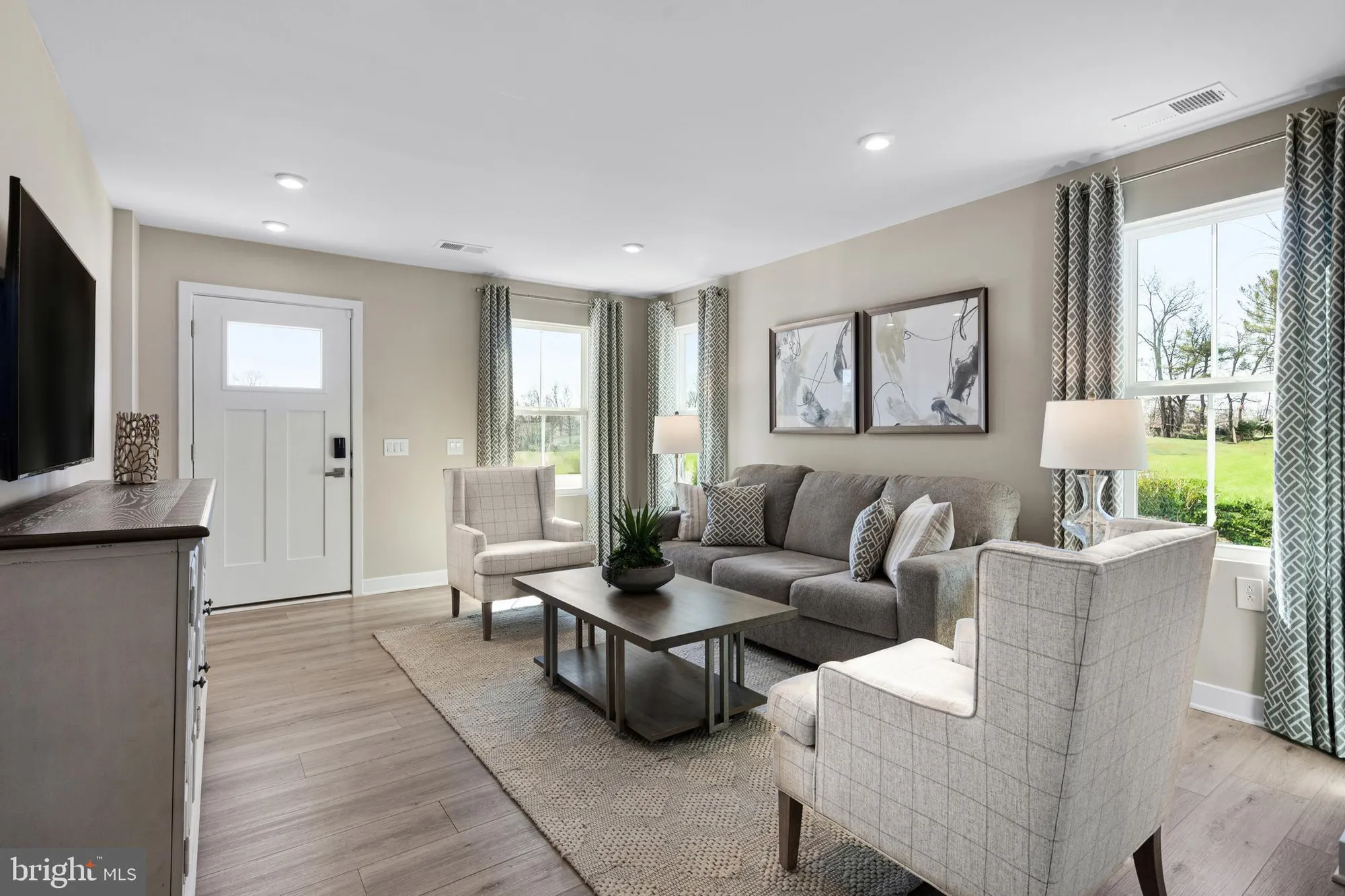 Property Slideshow image 4 of 26 | 44123 plowmans ln b, California, MD, 20619